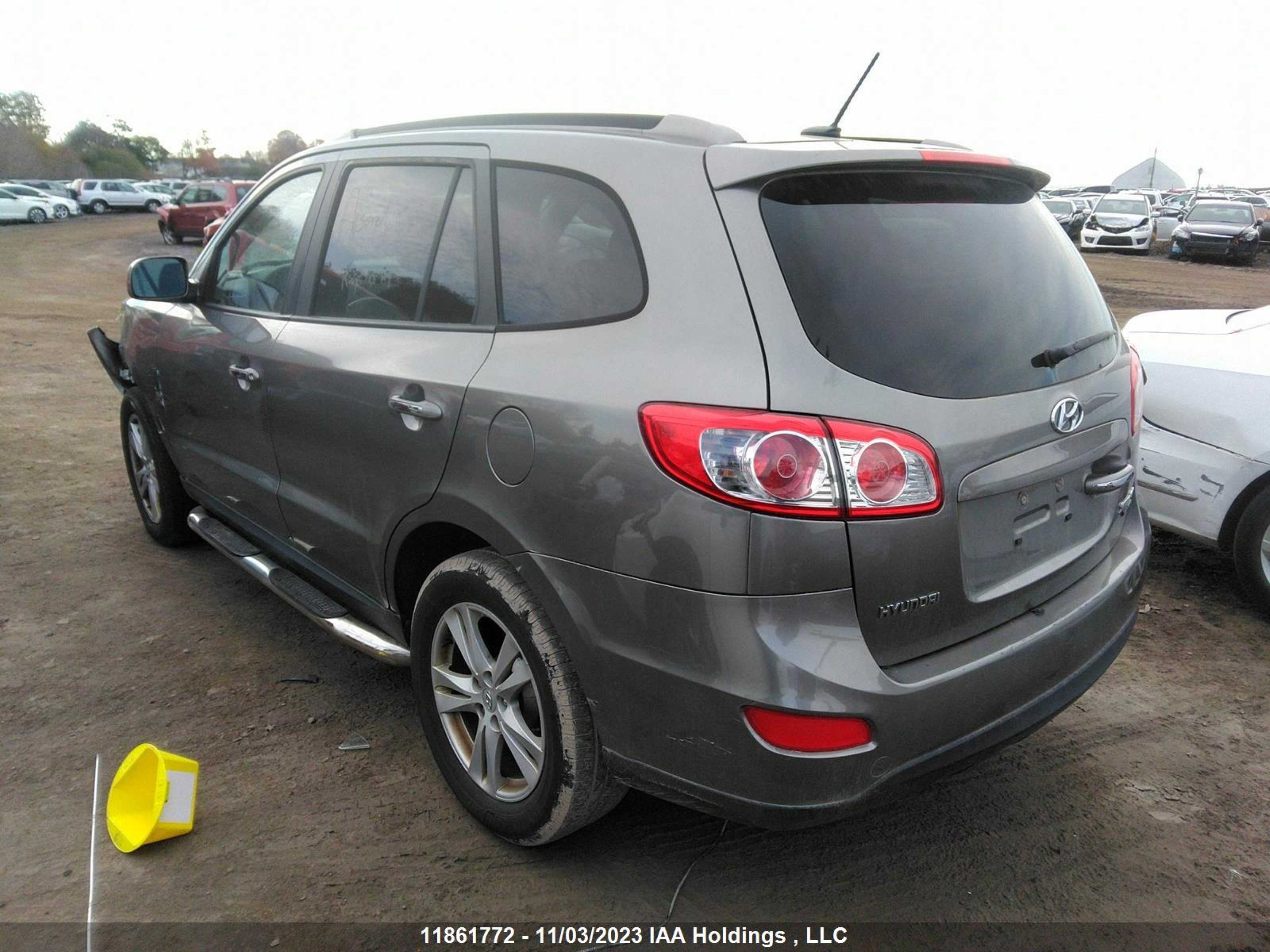 Photo 2 VIN: 5XYZHDAG3BG025197 - HYUNDAI SANTA FE 