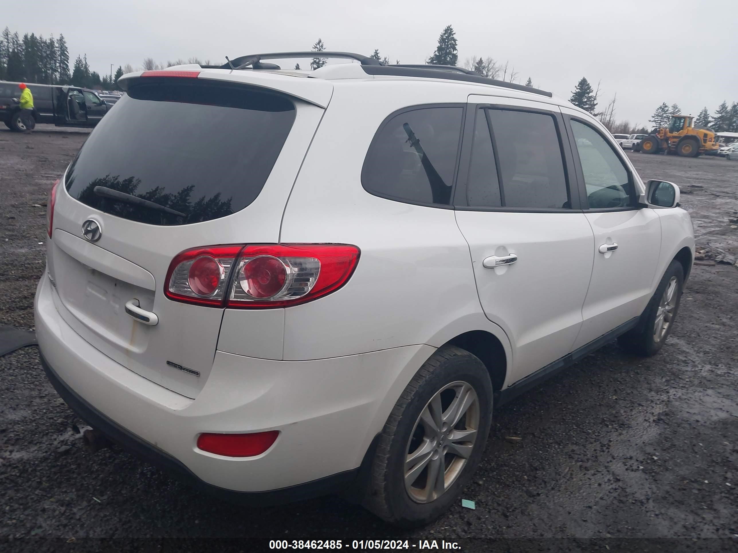 Photo 3 VIN: 5XYZHDAG9CG138105 - HYUNDAI SANTA FE 