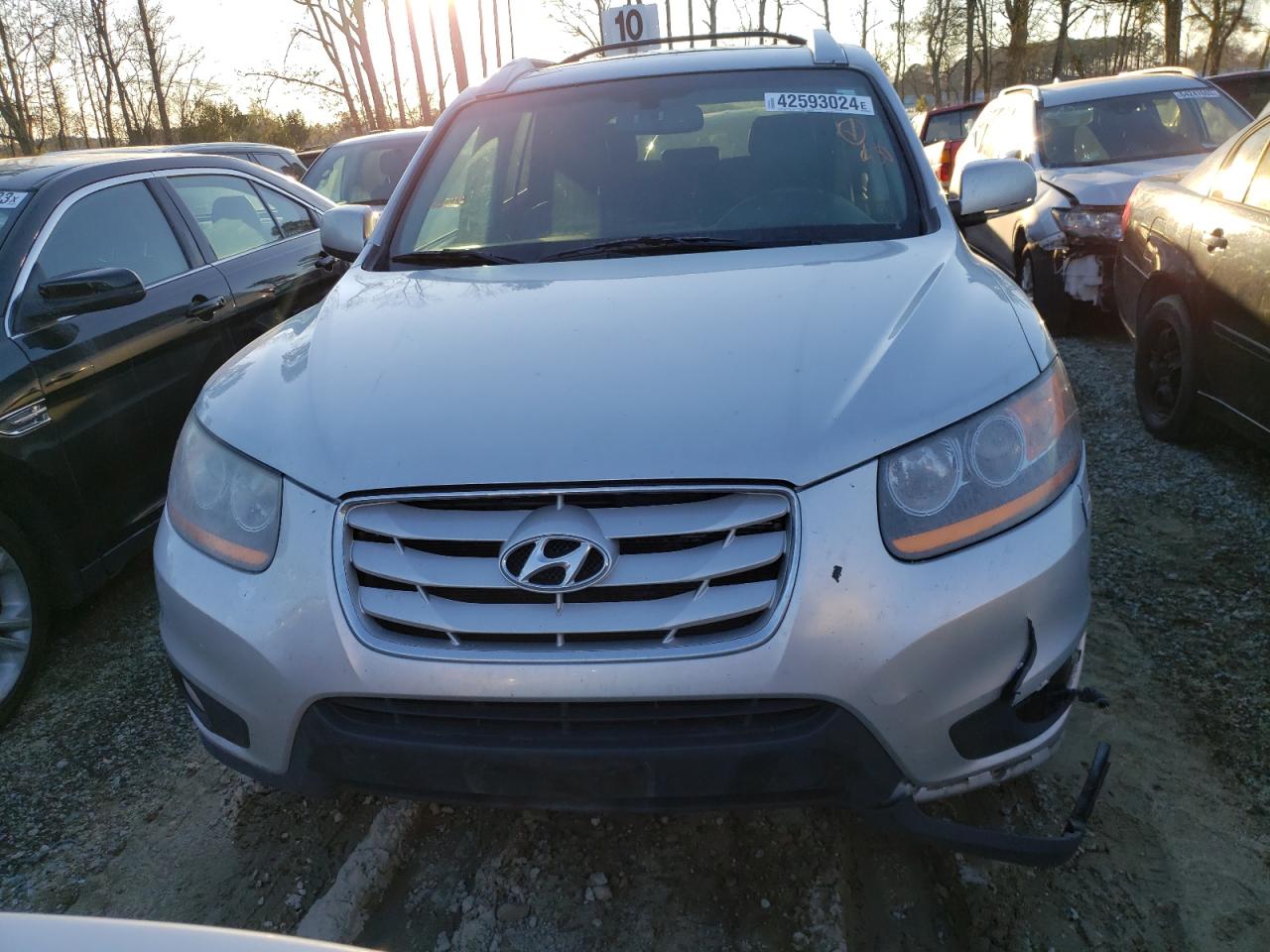 Photo 4 VIN: 5XYZK4AG8BG056804 - HYUNDAI SANTA FE 