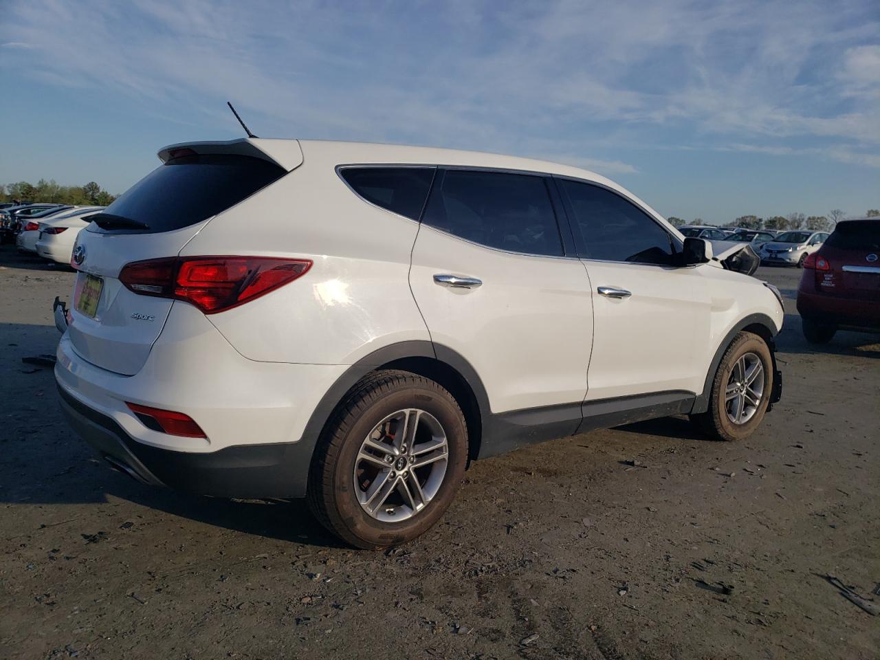 Photo 2 VIN: 5XYZT3LB2JG573412 - HYUNDAI SANTA FE 