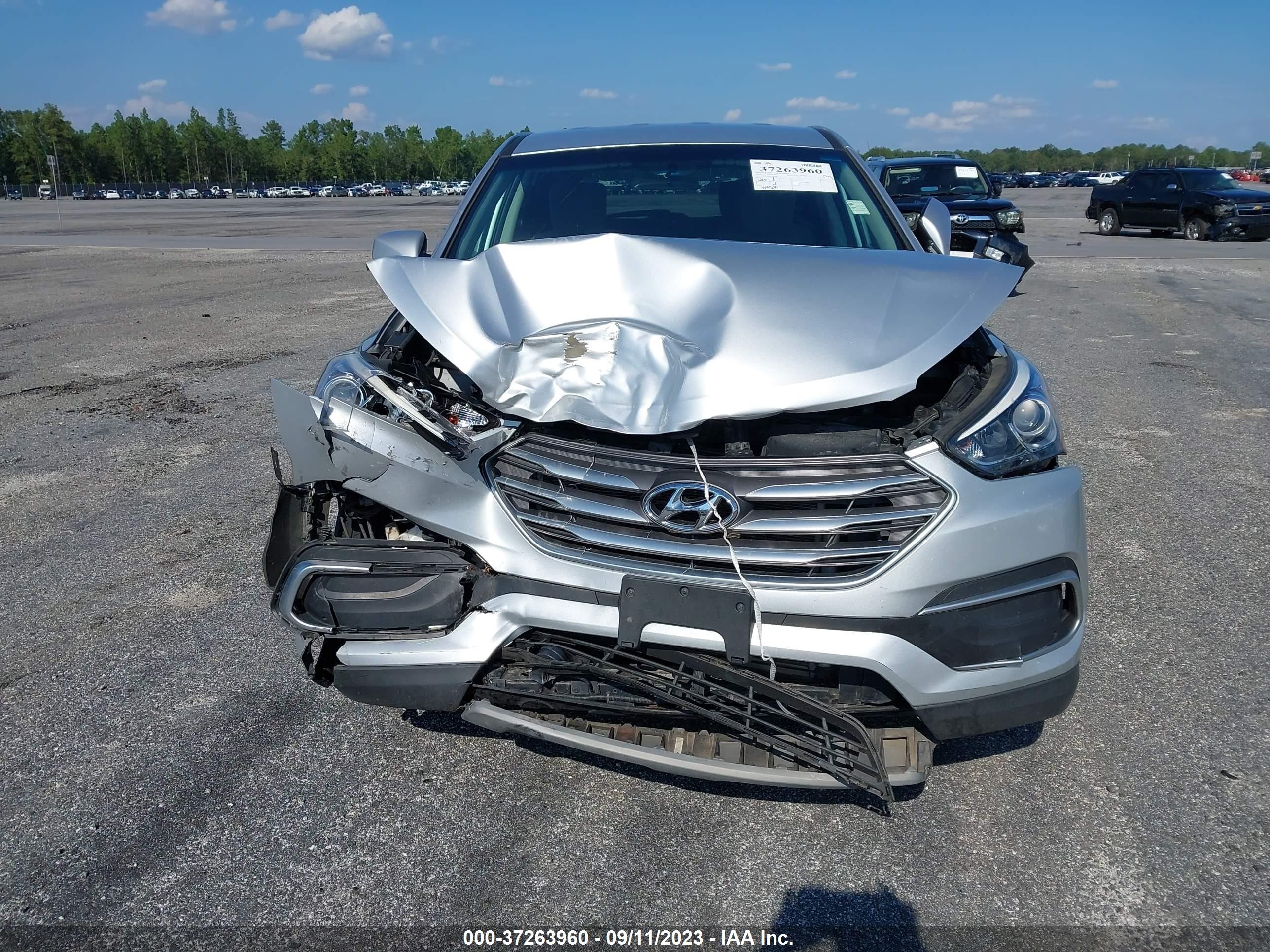 Photo 11 VIN: 5XYZT3LB7JG566441 - HYUNDAI SANTA FE 