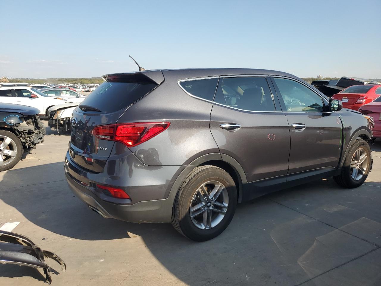 Photo 2 VIN: 5XYZT3LB9JG510453 - HYUNDAI SANTA FE 