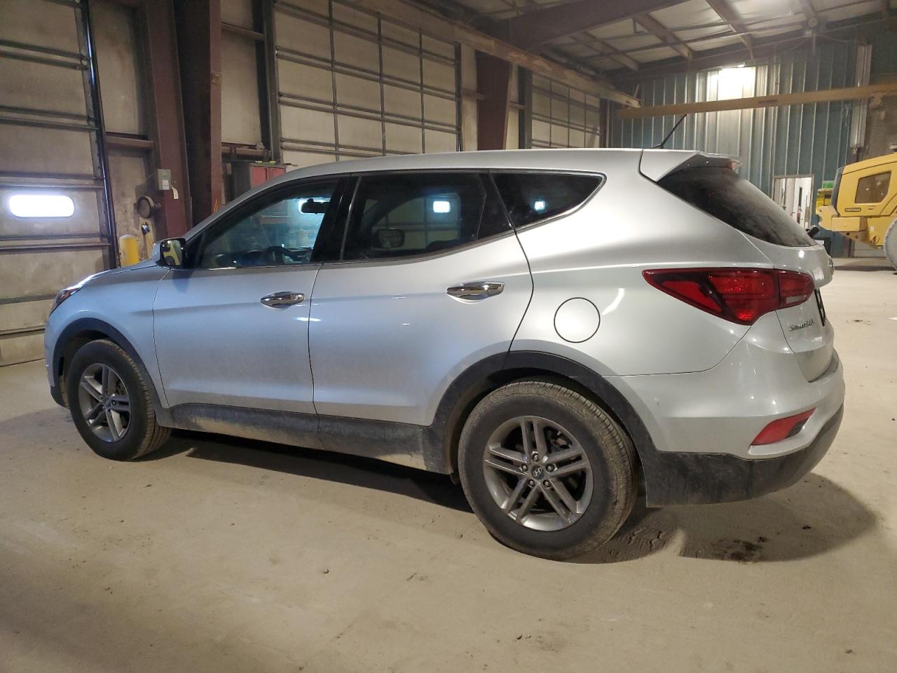 Photo 1 VIN: 5XYZT3LB9JG562665 - HYUNDAI SANTA FE 