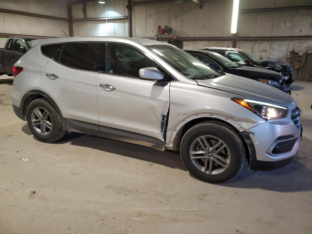 Photo 3 VIN: 5XYZT3LB9JG562665 - HYUNDAI SANTA FE 