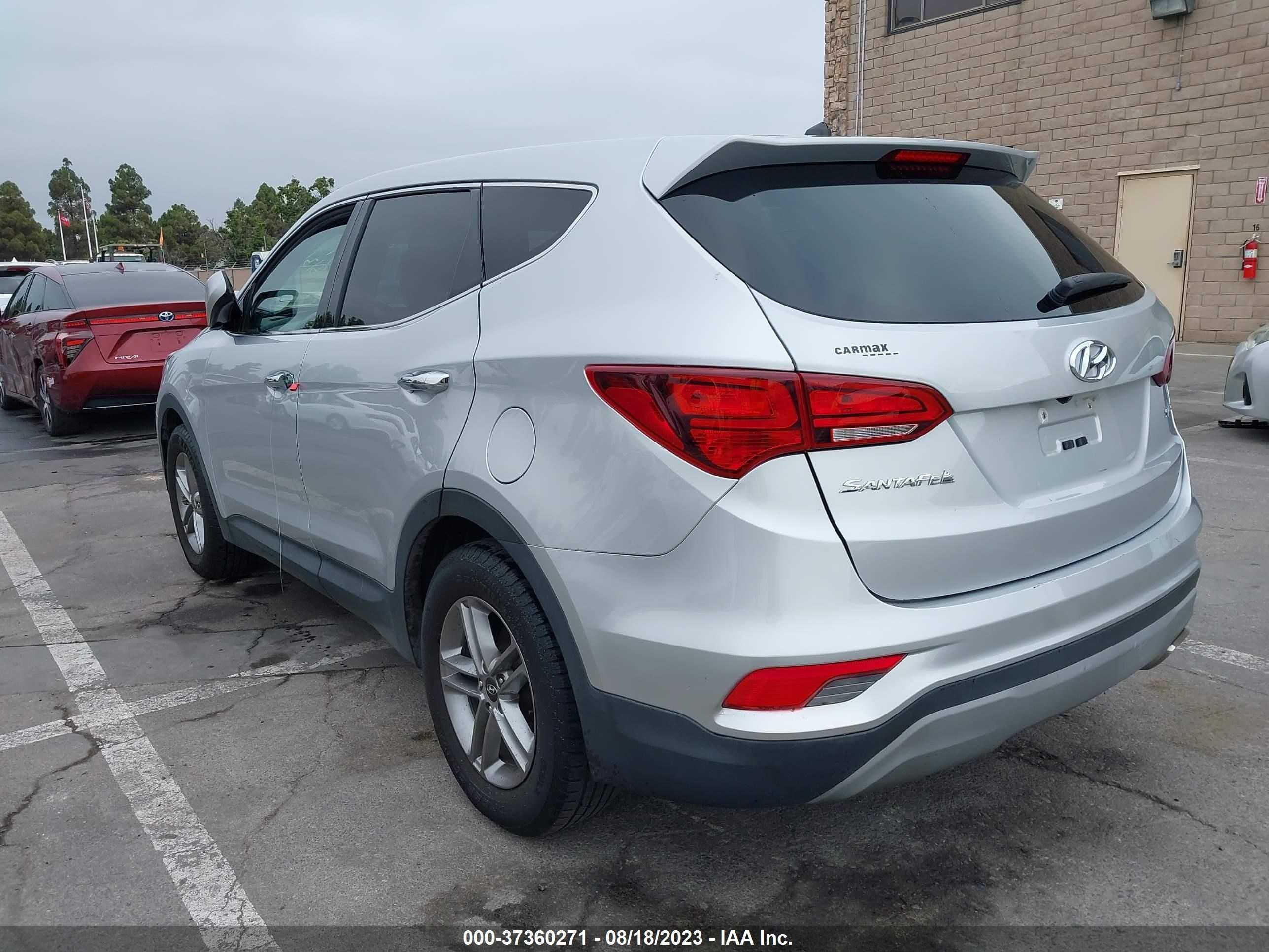 Photo 2 VIN: 5XYZT3LBXJG553702 - HYUNDAI SANTA FE 