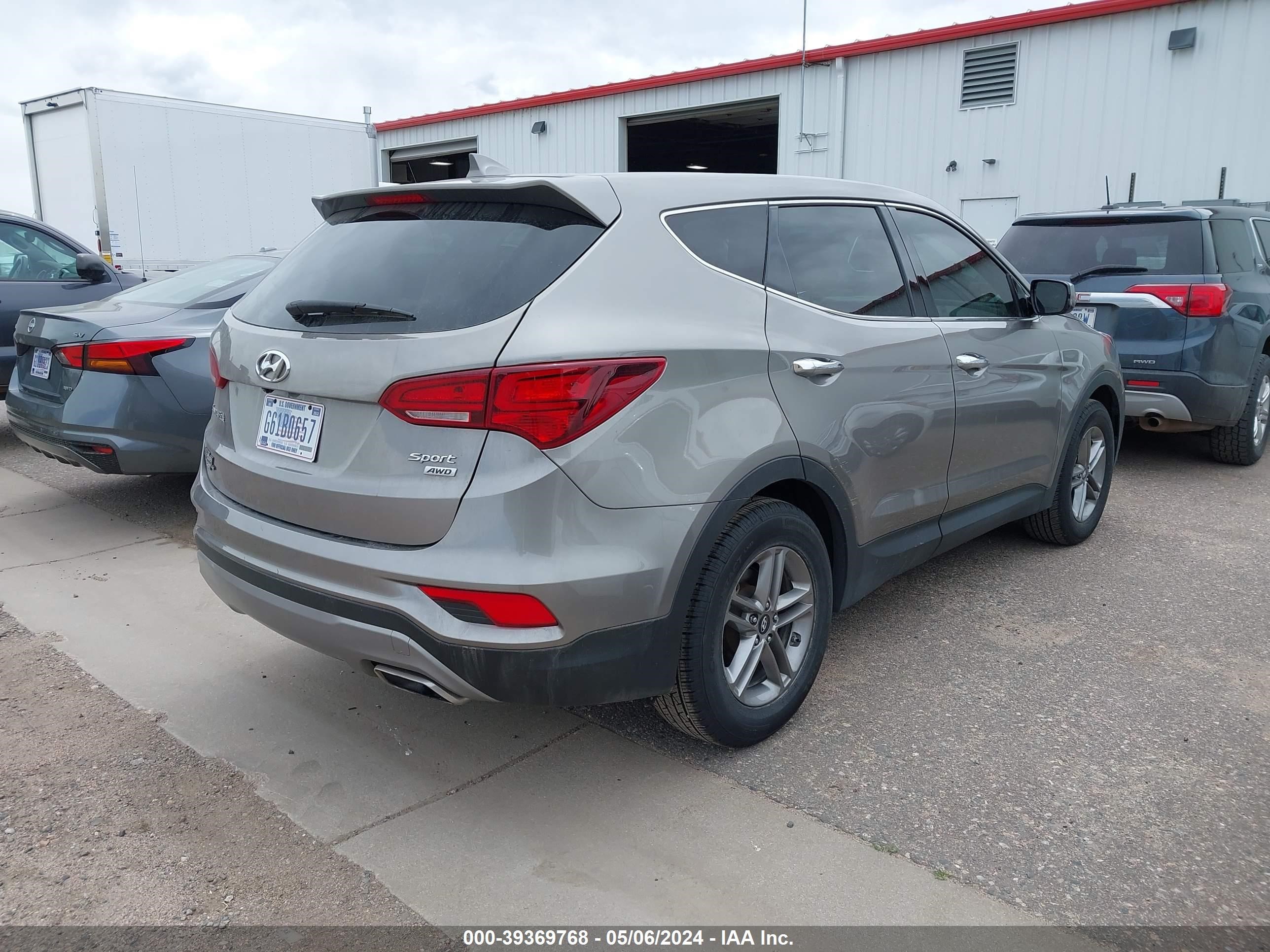 Photo 3 VIN: 5XYZTDLB0HG410709 - HYUNDAI SANTA FE 