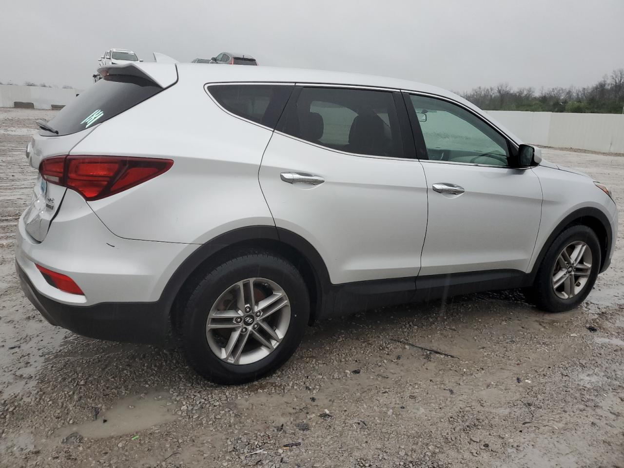 Photo 2 VIN: 5XYZTDLB1HG443265 - HYUNDAI SANTA FE 