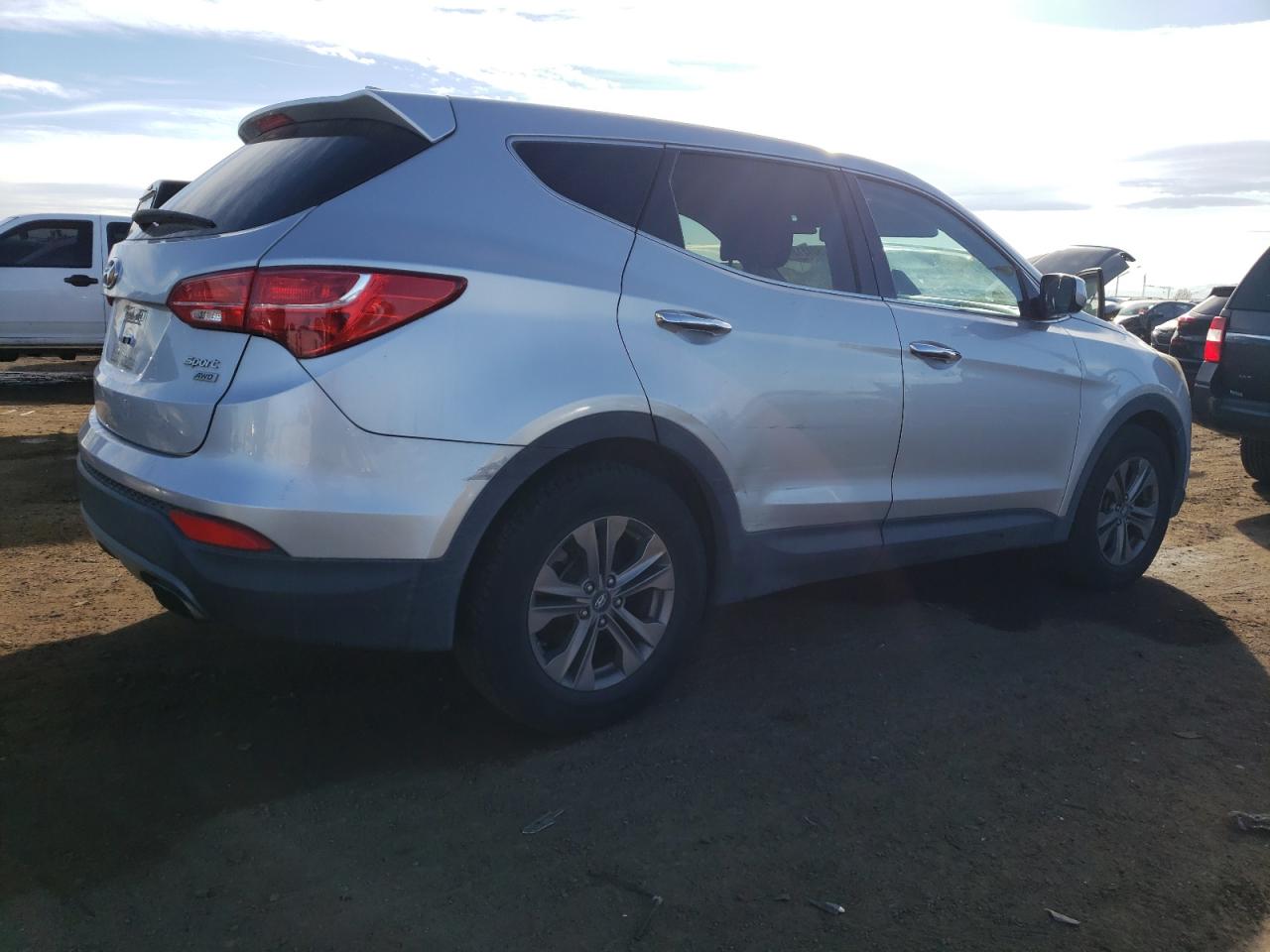 Photo 2 VIN: 5XYZTDLB2GG352911 - HYUNDAI SANTA FE 