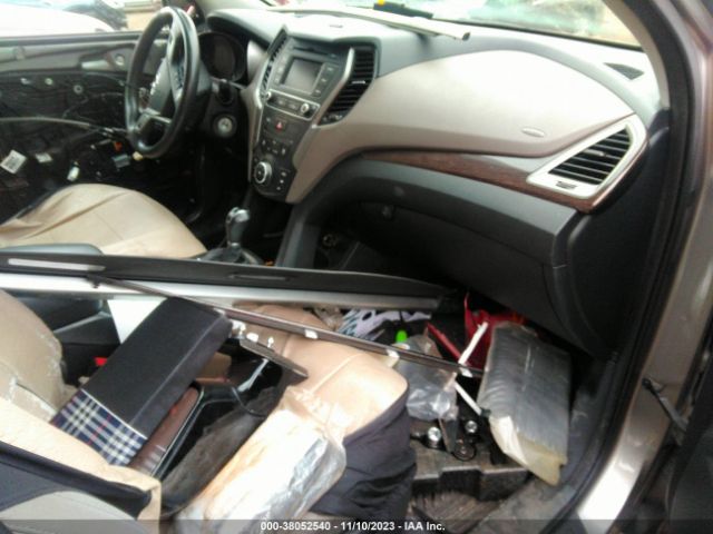 Photo 4 VIN: 5XYZTDLB2HG381116 - HYUNDAI SANTA FE SPORT 