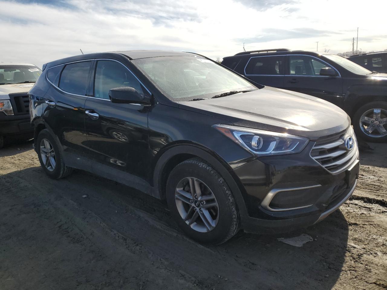 Photo 3 VIN: 5XYZTDLB3JG532891 - HYUNDAI SANTA FE 