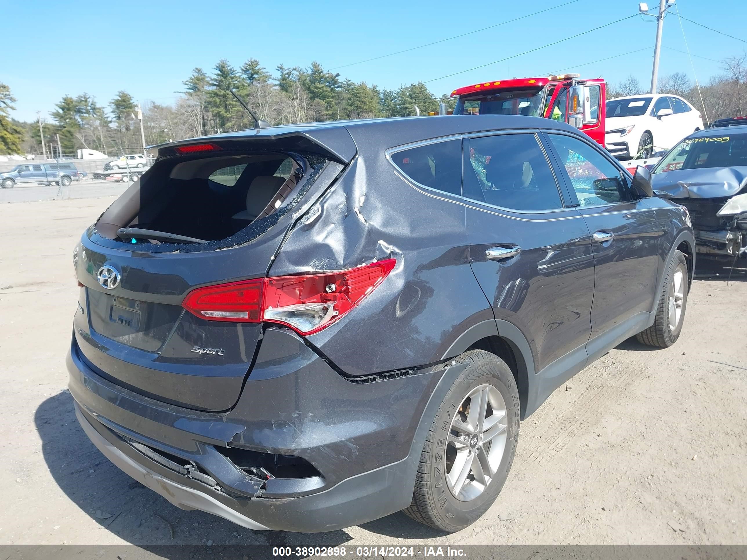 Photo 3 VIN: 5XYZTDLB4JG562692 - HYUNDAI SANTA FE 