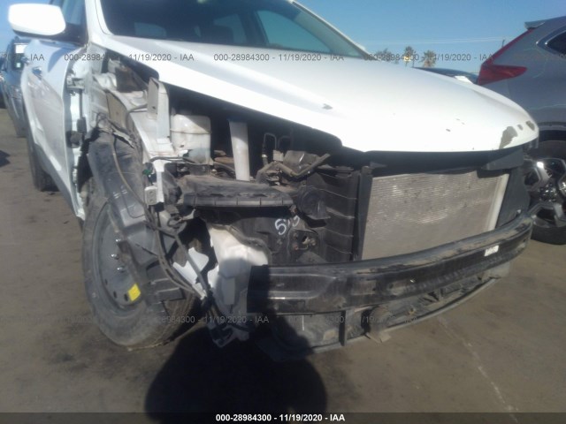 Photo 5 VIN: 5XYZTDLB5EG198093 - HYUNDAI SANTA FE SPORT 