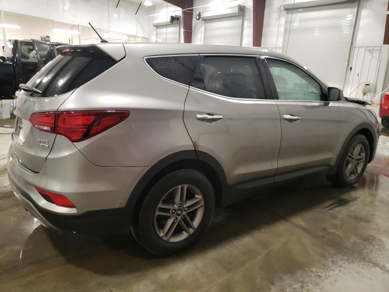 Photo 2 VIN: 5XYZTDLB6JG551063 - HYUNDAI SANTA FE 