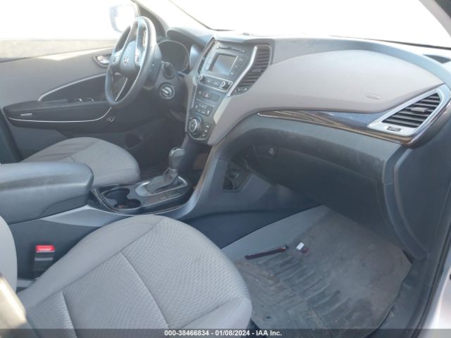 Photo 4 VIN: 5XYZTDLBXJG550692 - HYUNDAI SANTA FE SPORT 