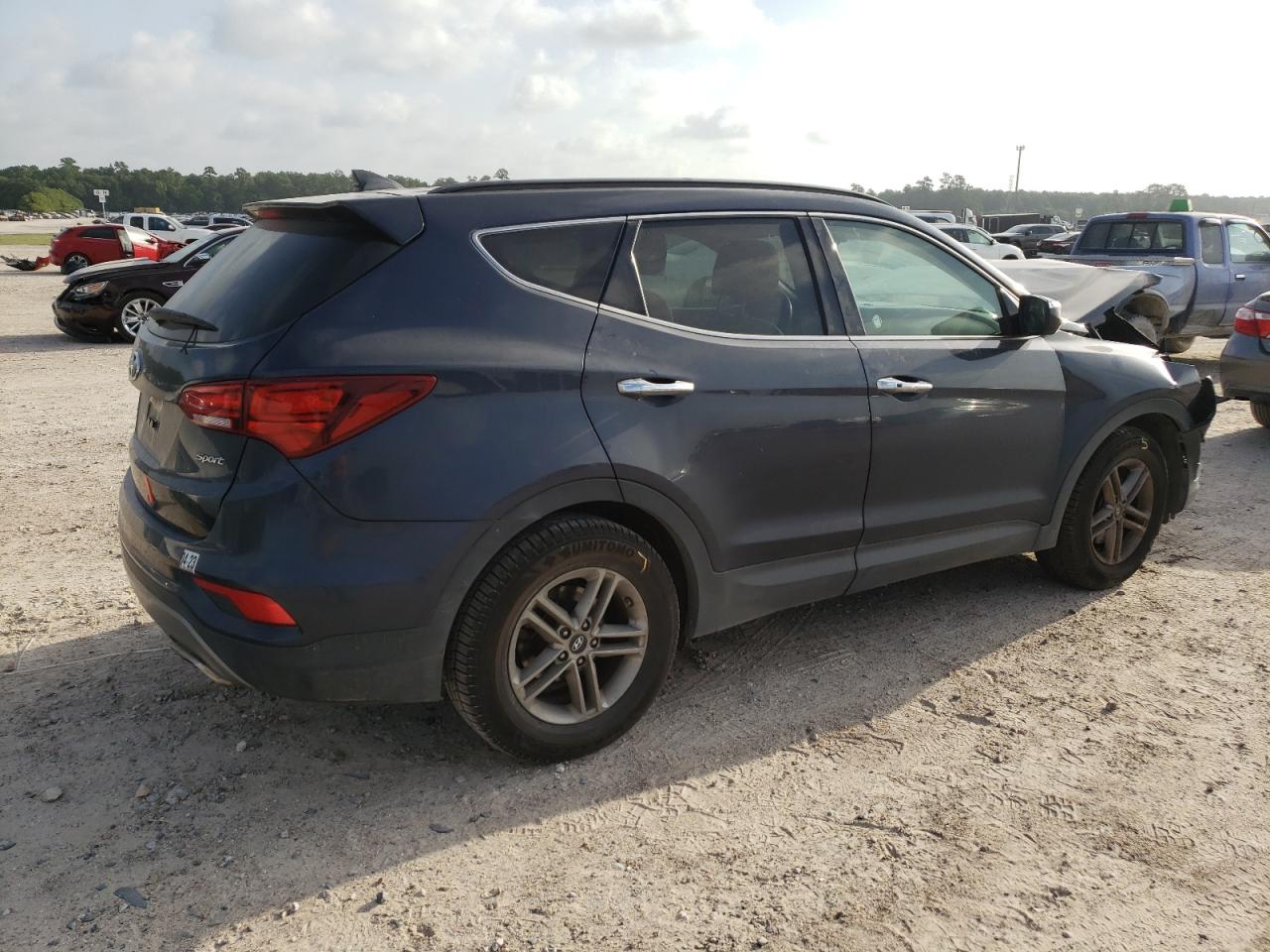 Photo 2 VIN: 5XYZU3LB0JG523105 - HYUNDAI SANTA FE 