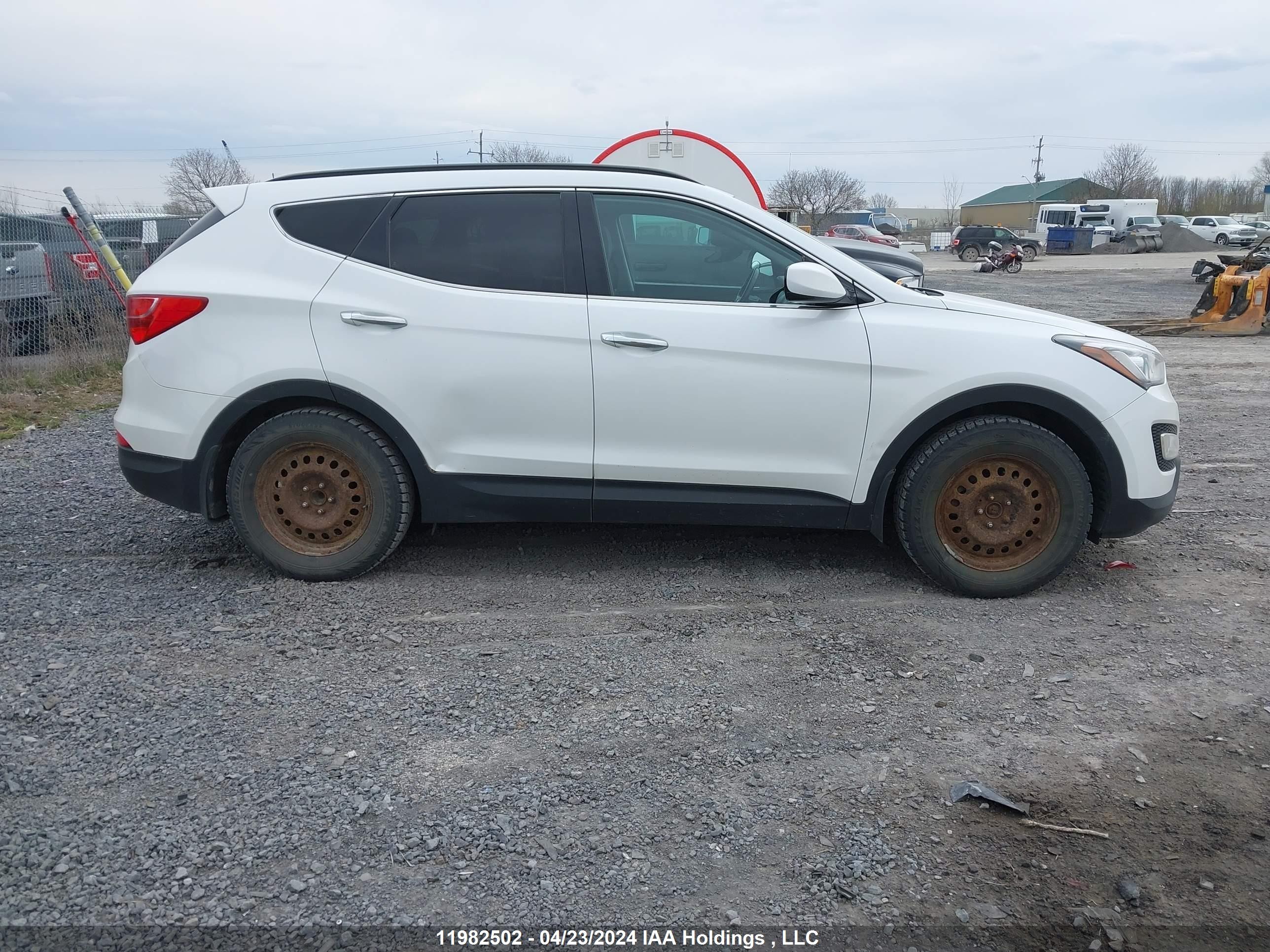 Photo 12 VIN: 5XYZU3LB2DG042227 - HYUNDAI SANTA FE 