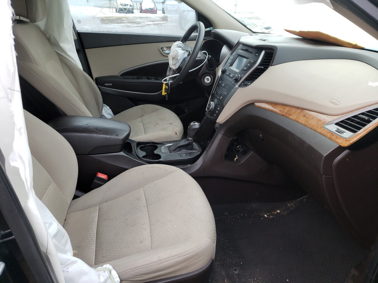 Photo 4 VIN: 5XYZU3LB2GG343181 - HYUNDAI SANTA FE S 