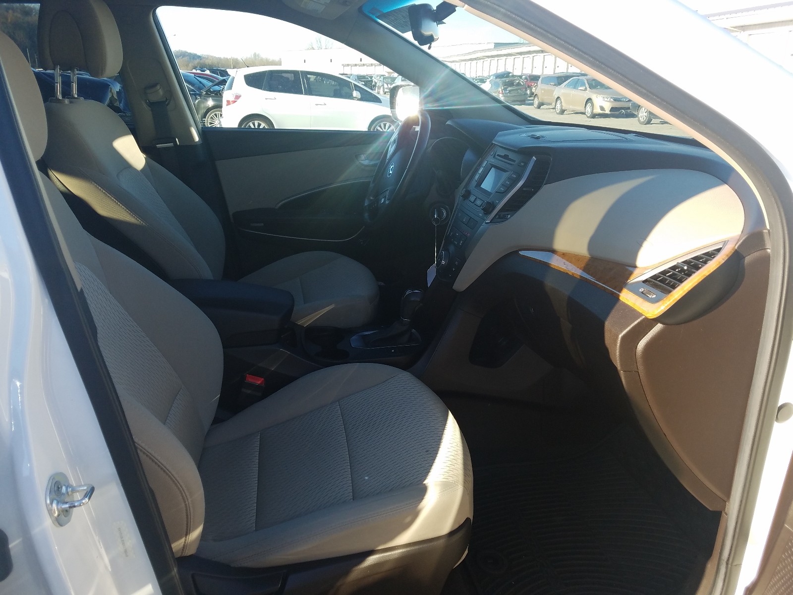 Photo 4 VIN: 5XYZU3LB3EG178268 - HYUNDAI SANTA FE S 