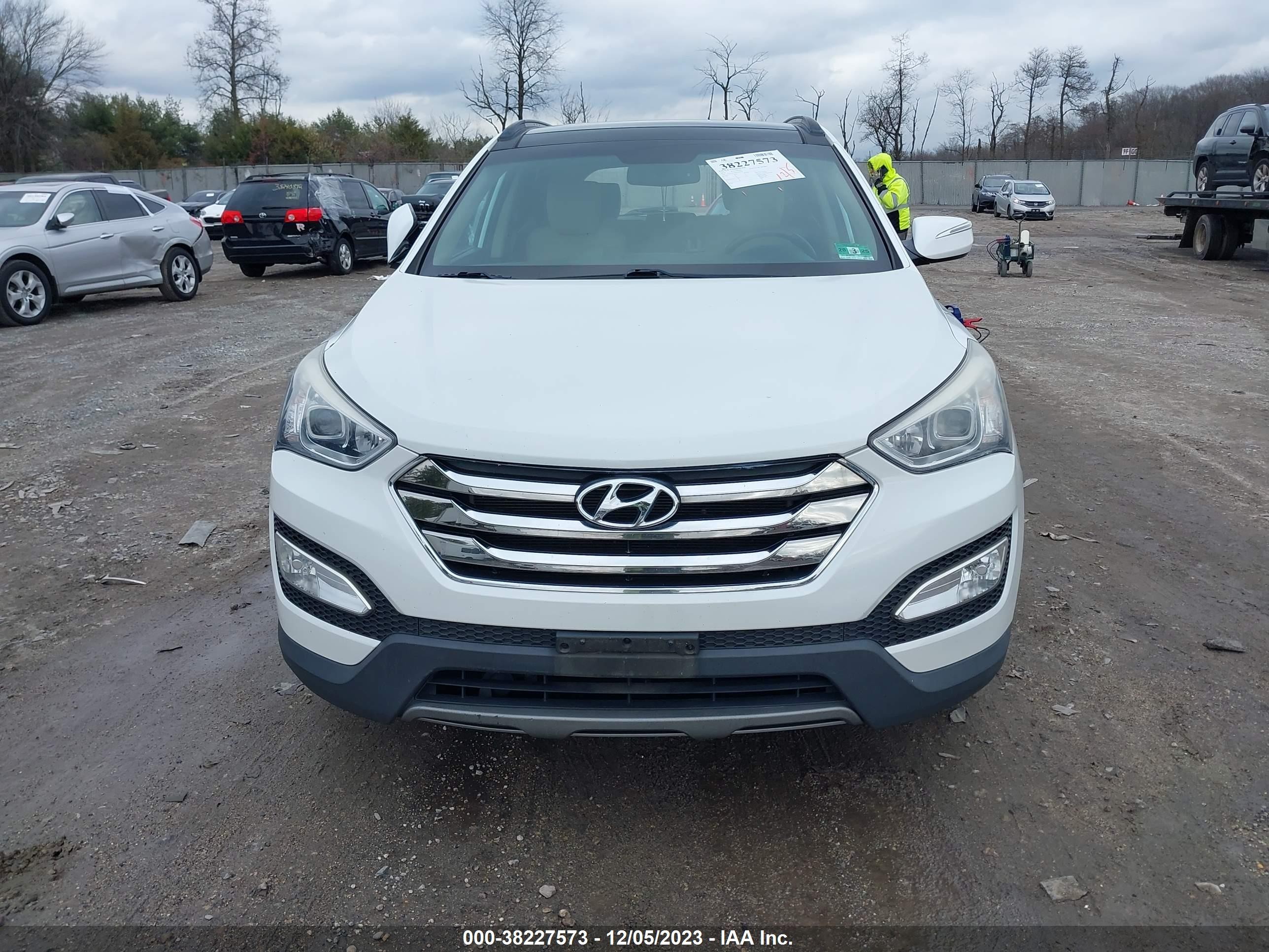 Photo 11 VIN: 5XYZU3LB3EG204920 - HYUNDAI SANTA FE 