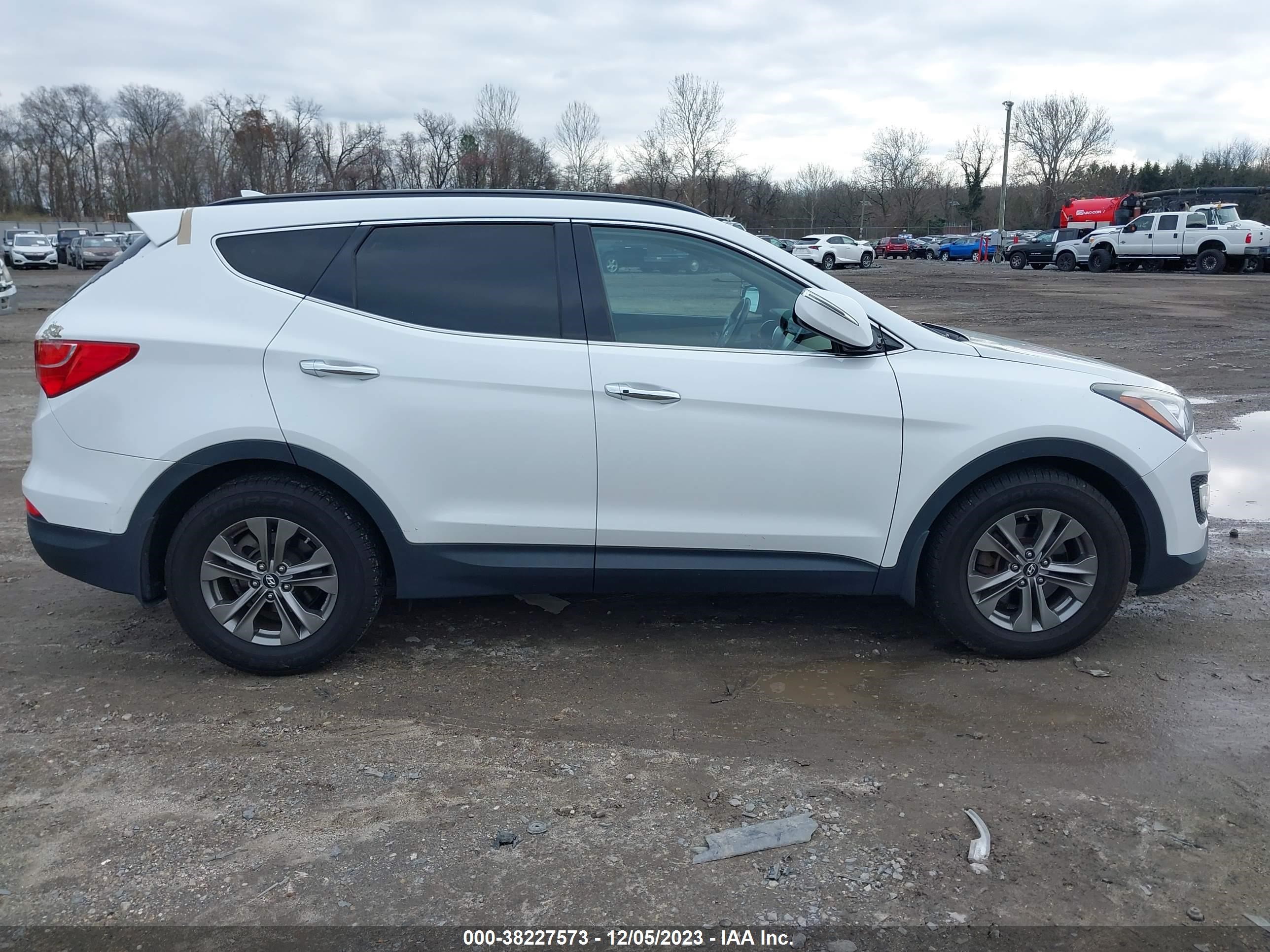 Photo 12 VIN: 5XYZU3LB3EG204920 - HYUNDAI SANTA FE 