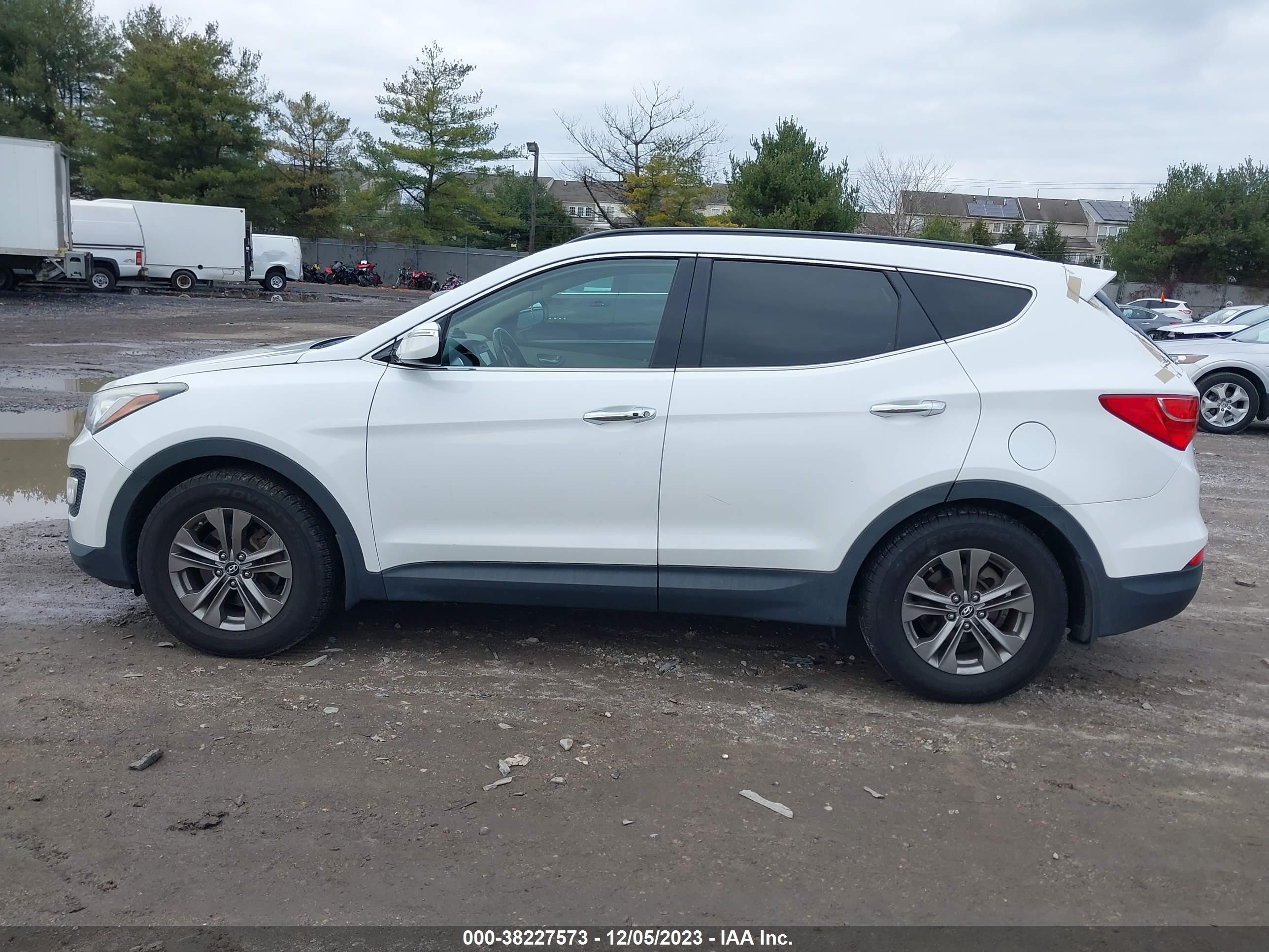 Photo 13 VIN: 5XYZU3LB3EG204920 - HYUNDAI SANTA FE 