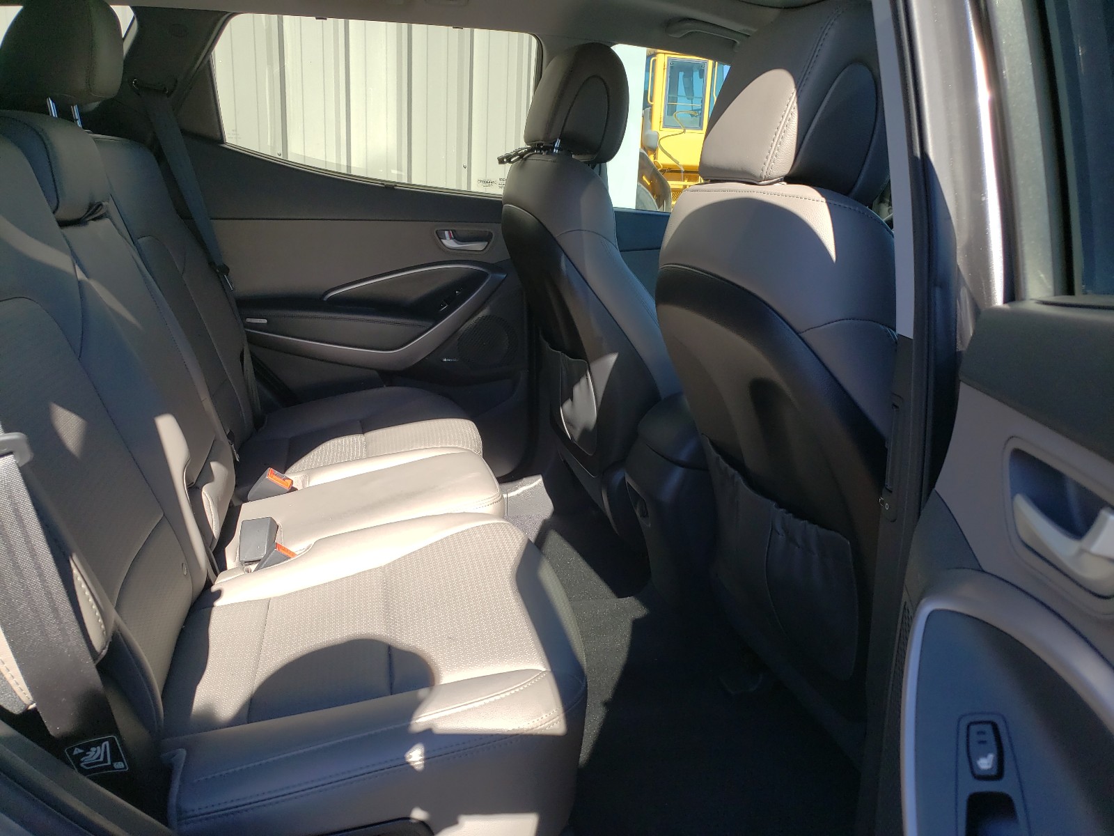 Photo 5 VIN: 5XYZU3LB3FG284303 - HYUNDAI SANTA FE S 