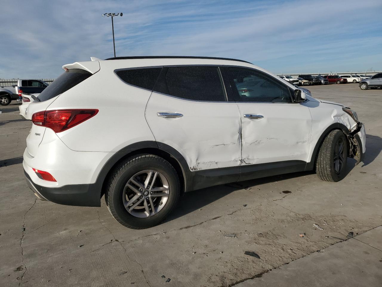 Photo 2 VIN: 5XYZU3LB4HG465185 - HYUNDAI SANTA FE 