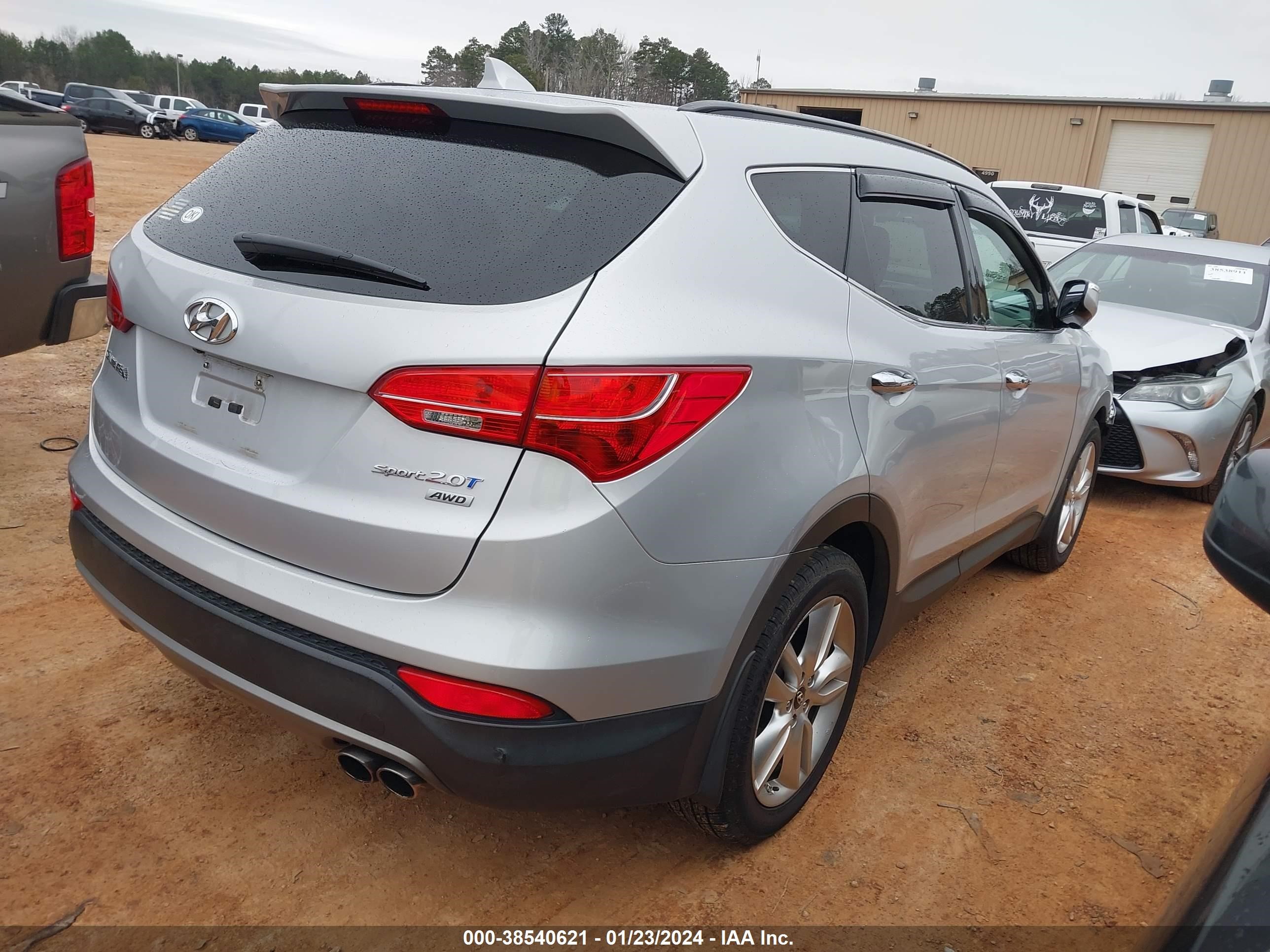 Photo 3 VIN: 5XYZUDLA2EG173463 - HYUNDAI SANTA FE 