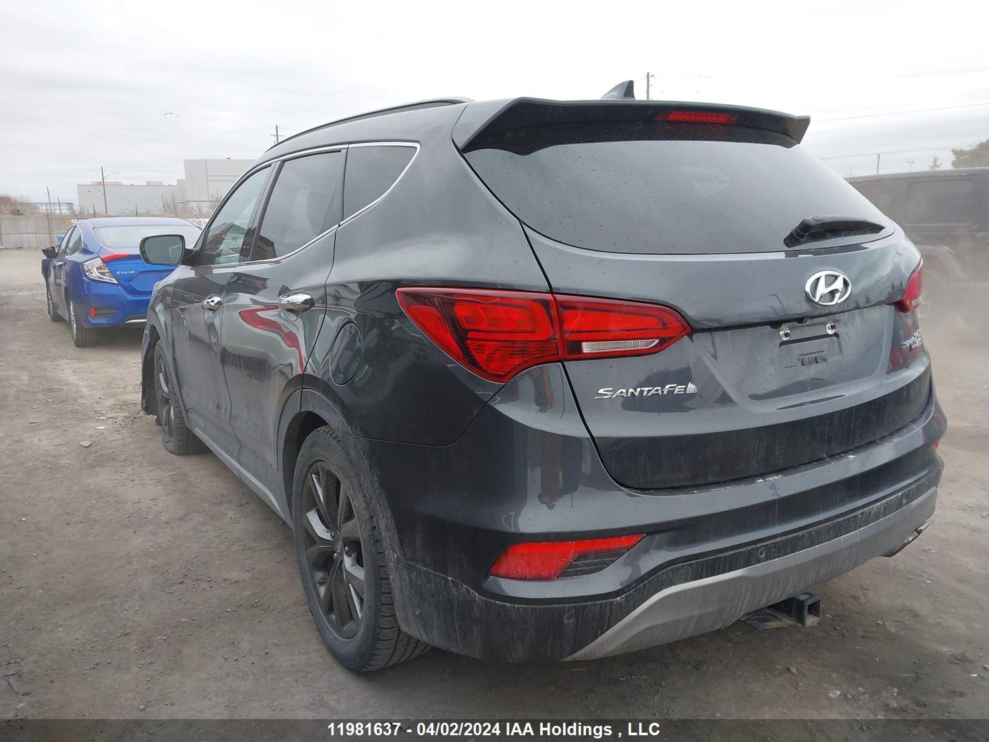 Photo 2 VIN: 5XYZUDLA3JG532295 - HYUNDAI SANTA FE 