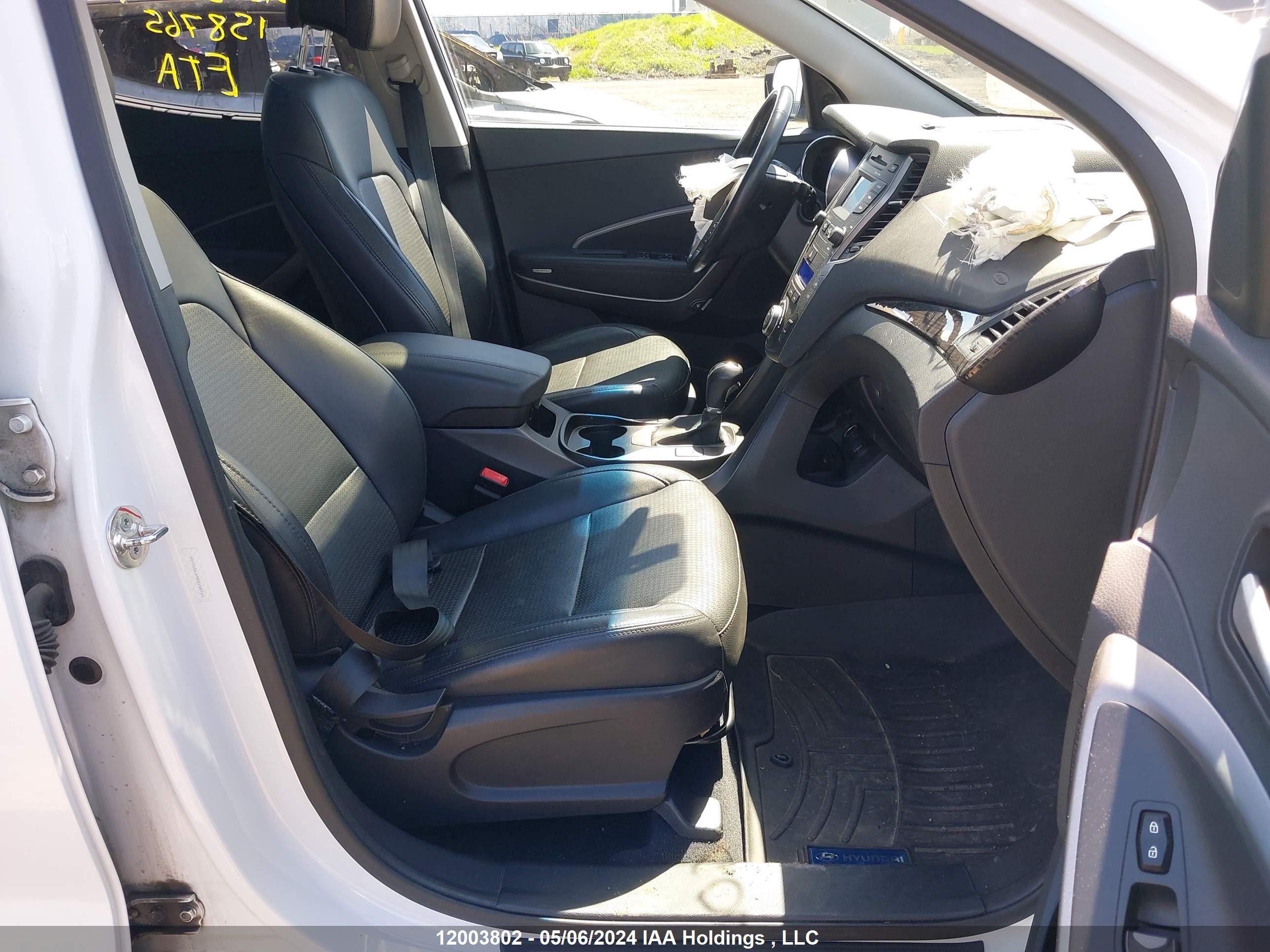 Photo 4 VIN: 5XYZUDLA9EG158765 - HYUNDAI SANTA FE 