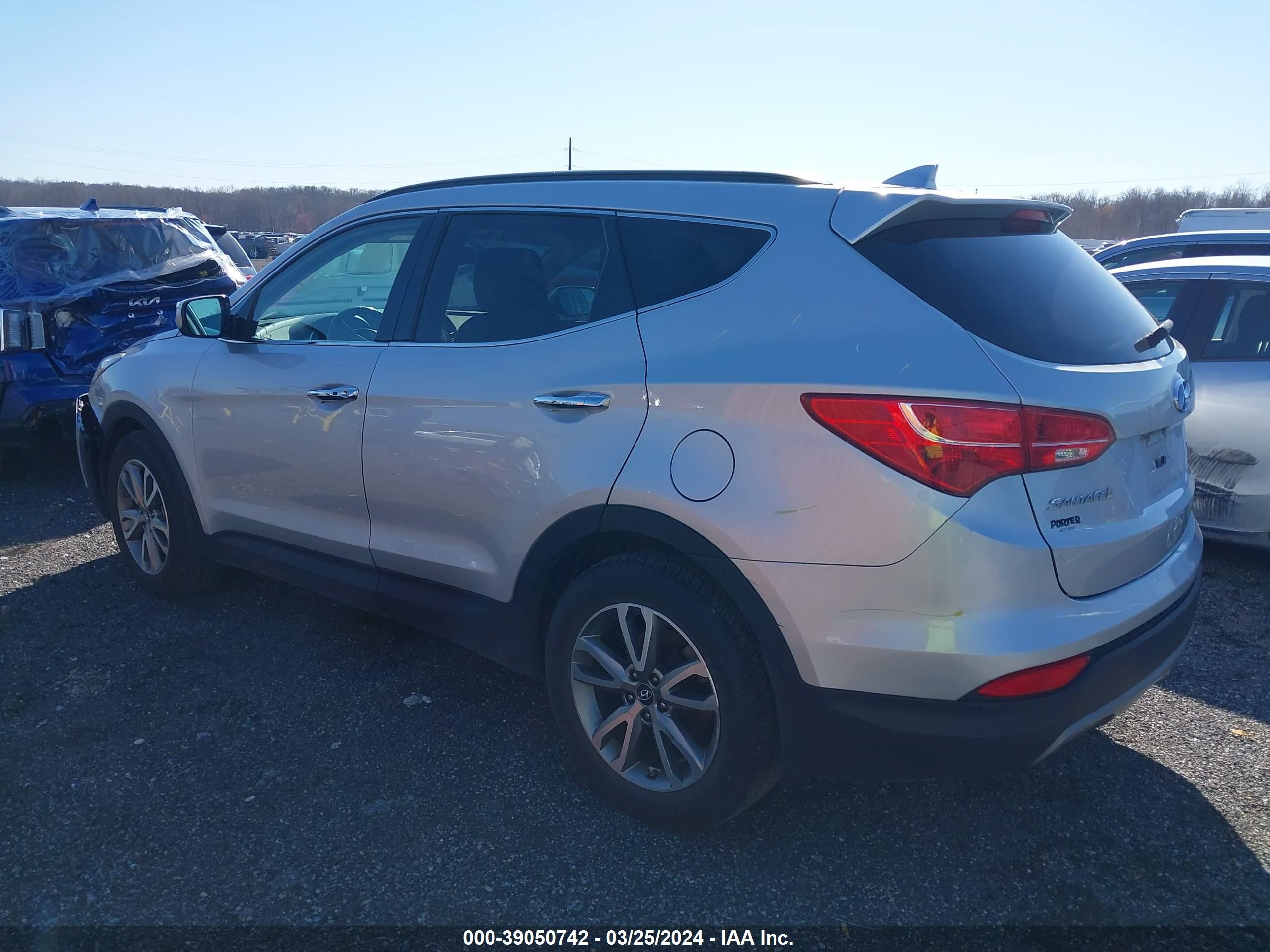 Photo 2 VIN: 5XYZUDLAXEG169726 - HYUNDAI SANTA FE 