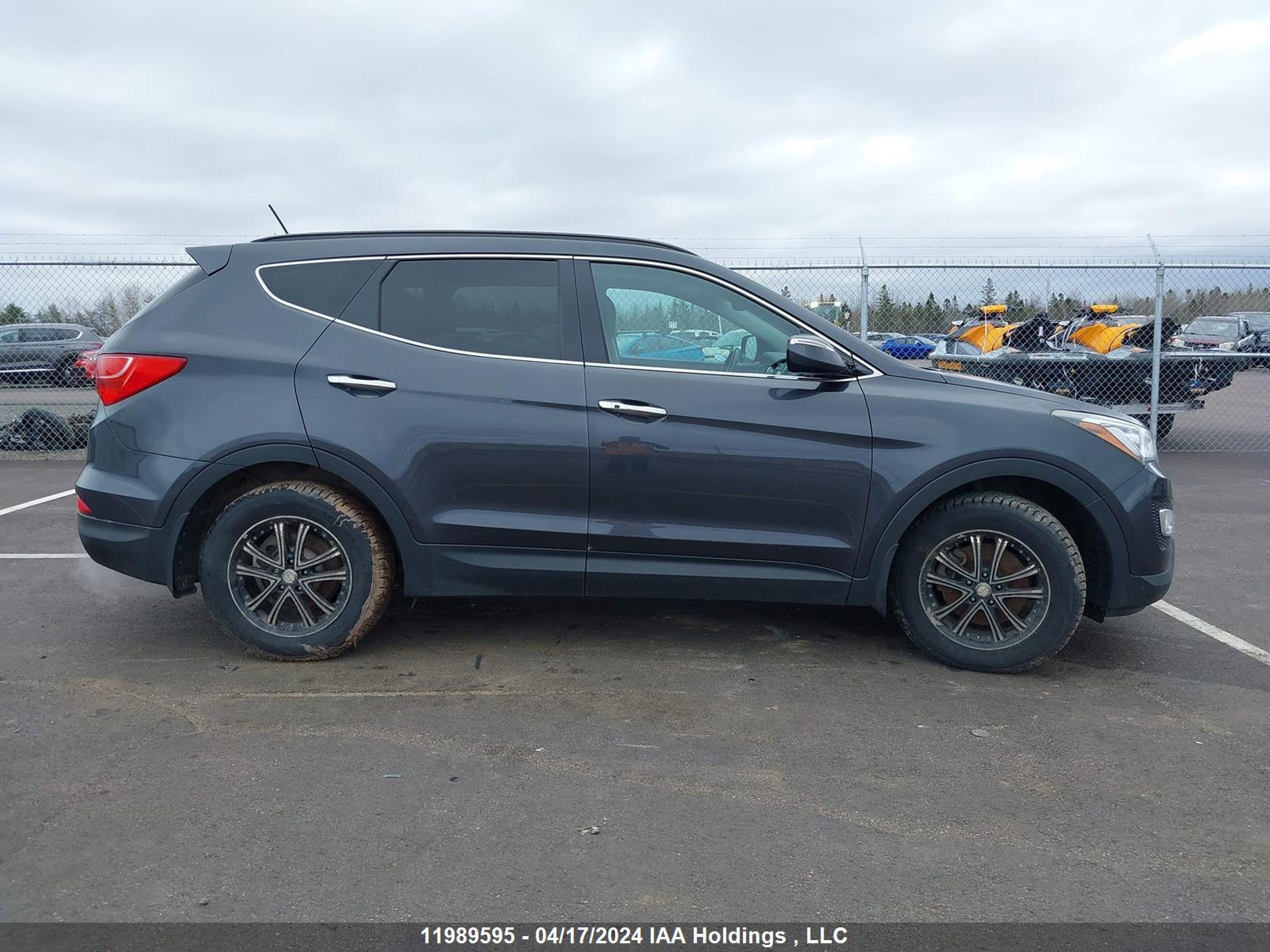 Photo 12 VIN: 5XYZUDLAXGG359917 - HYUNDAI SANTA FE 