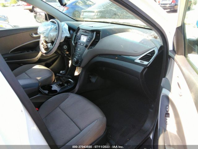 Photo 4 VIN: 5XYZUDLB0GG324215 - HYUNDAI SANTA FE SPORT 