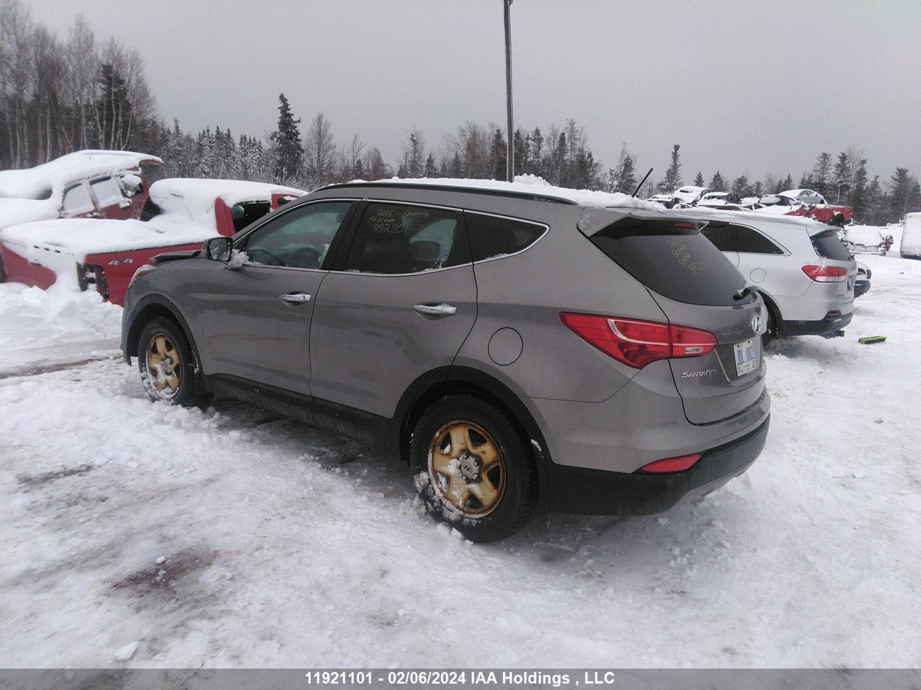 Photo 2 VIN: 5XYZUDLB2GG316035 - HYUNDAI SANTA FE 