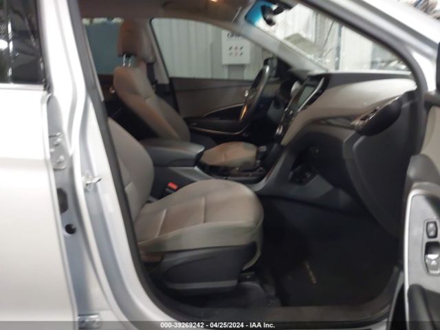 Photo 4 VIN: 5XYZUDLB3JG523945 - HYUNDAI SANTA FE SPORT 