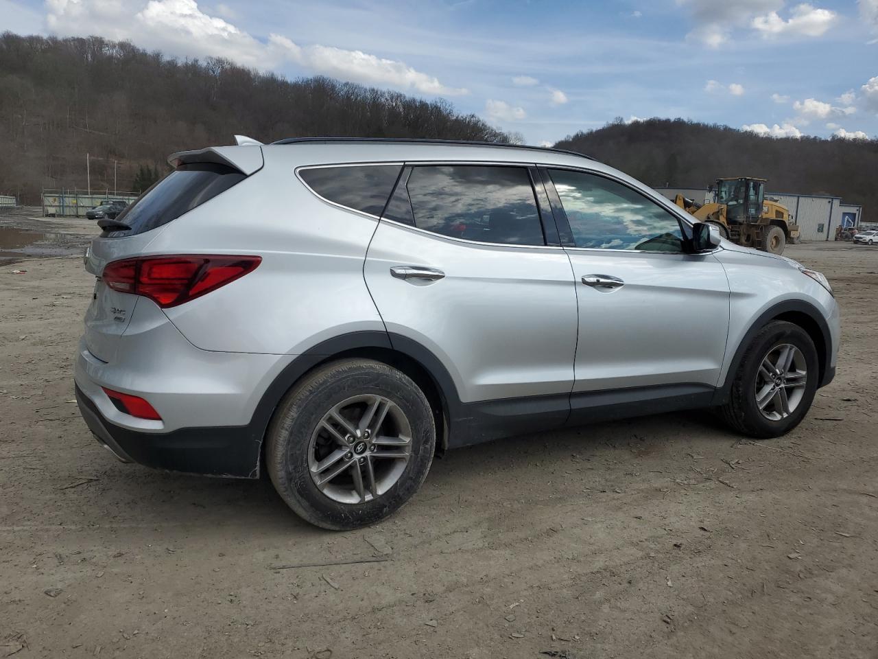 Photo 2 VIN: 5XYZUDLB5JG542772 - HYUNDAI SANTA FE 