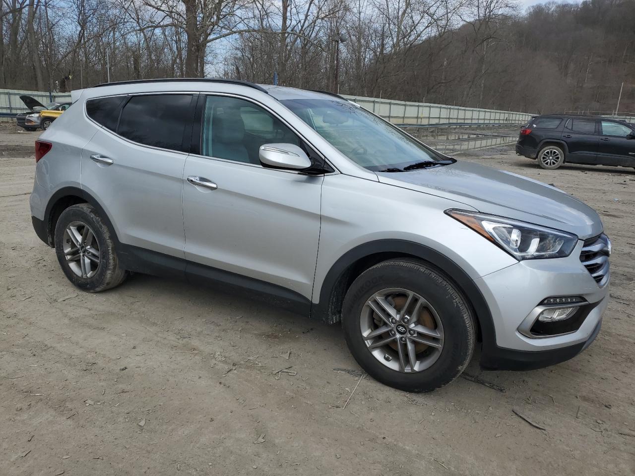 Photo 3 VIN: 5XYZUDLB5JG542772 - HYUNDAI SANTA FE 