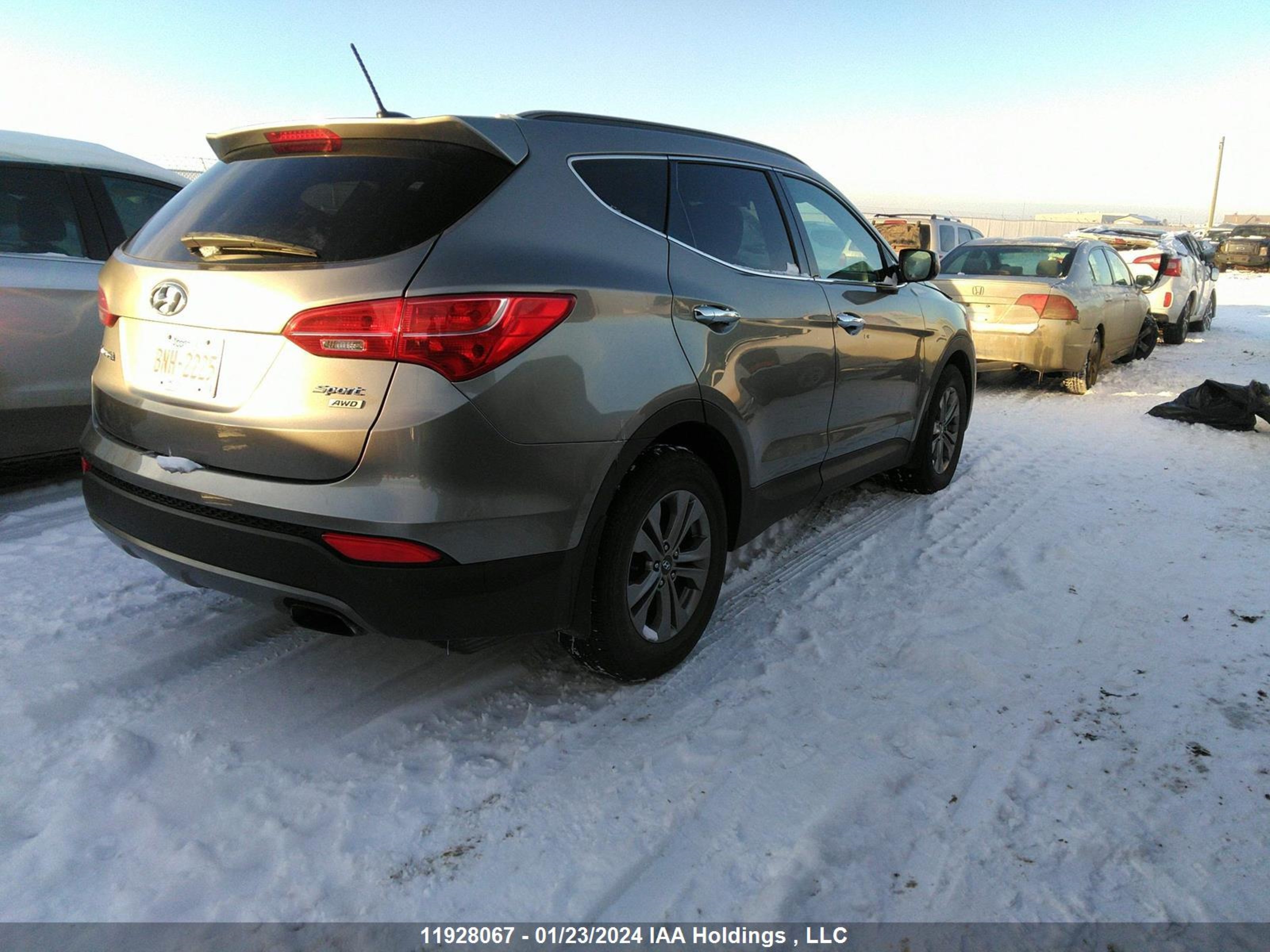 Photo 3 VIN: 5XYZUDLB8GG338220 - HYUNDAI SANTA FE 