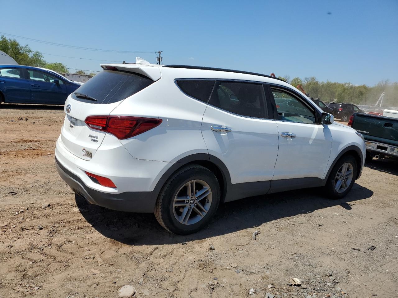 Photo 2 VIN: 5XYZUDLB8HG388469 - HYUNDAI SANTA FE 