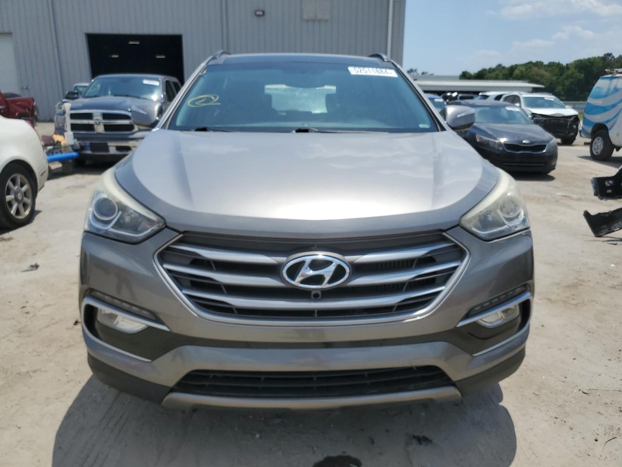 Photo 4 VIN: 5XYZW4LA5HG408713 - HYUNDAI SANTA FE 