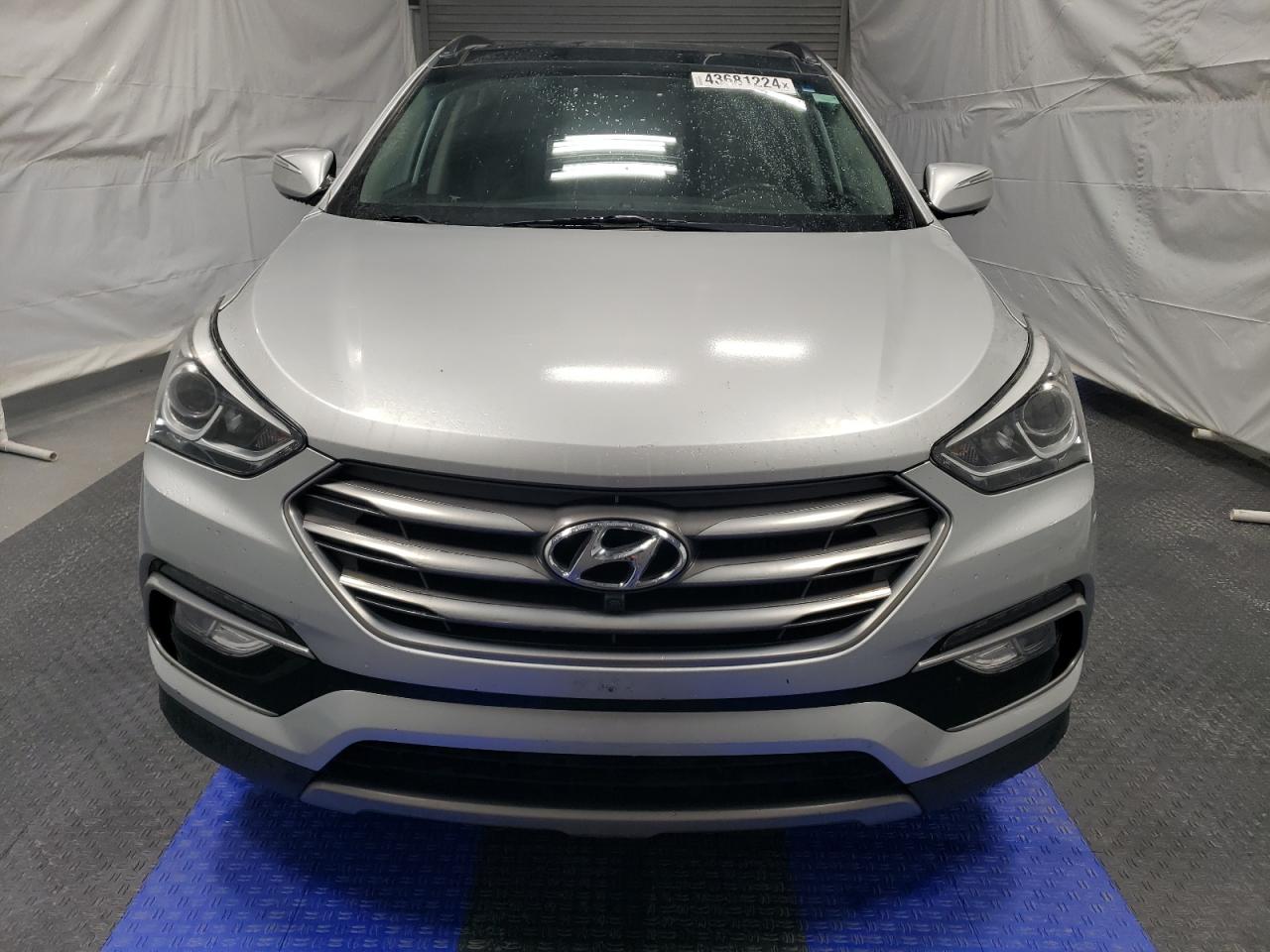 Photo 4 VIN: 5XYZW4LA7HG457802 - HYUNDAI SANTA FE 