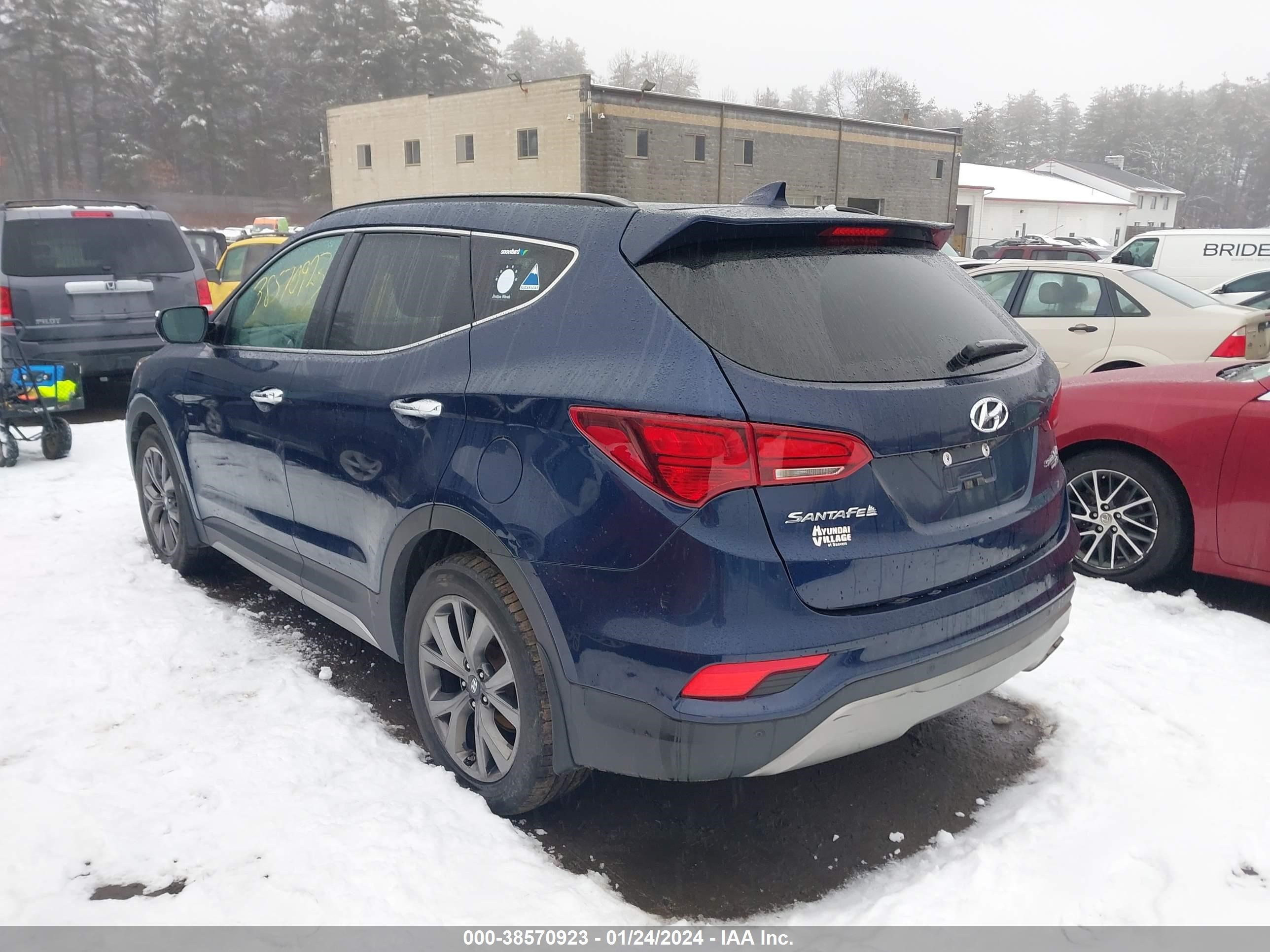 Photo 2 VIN: 5XYZWDLA7JG537557 - HYUNDAI SANTA FE 