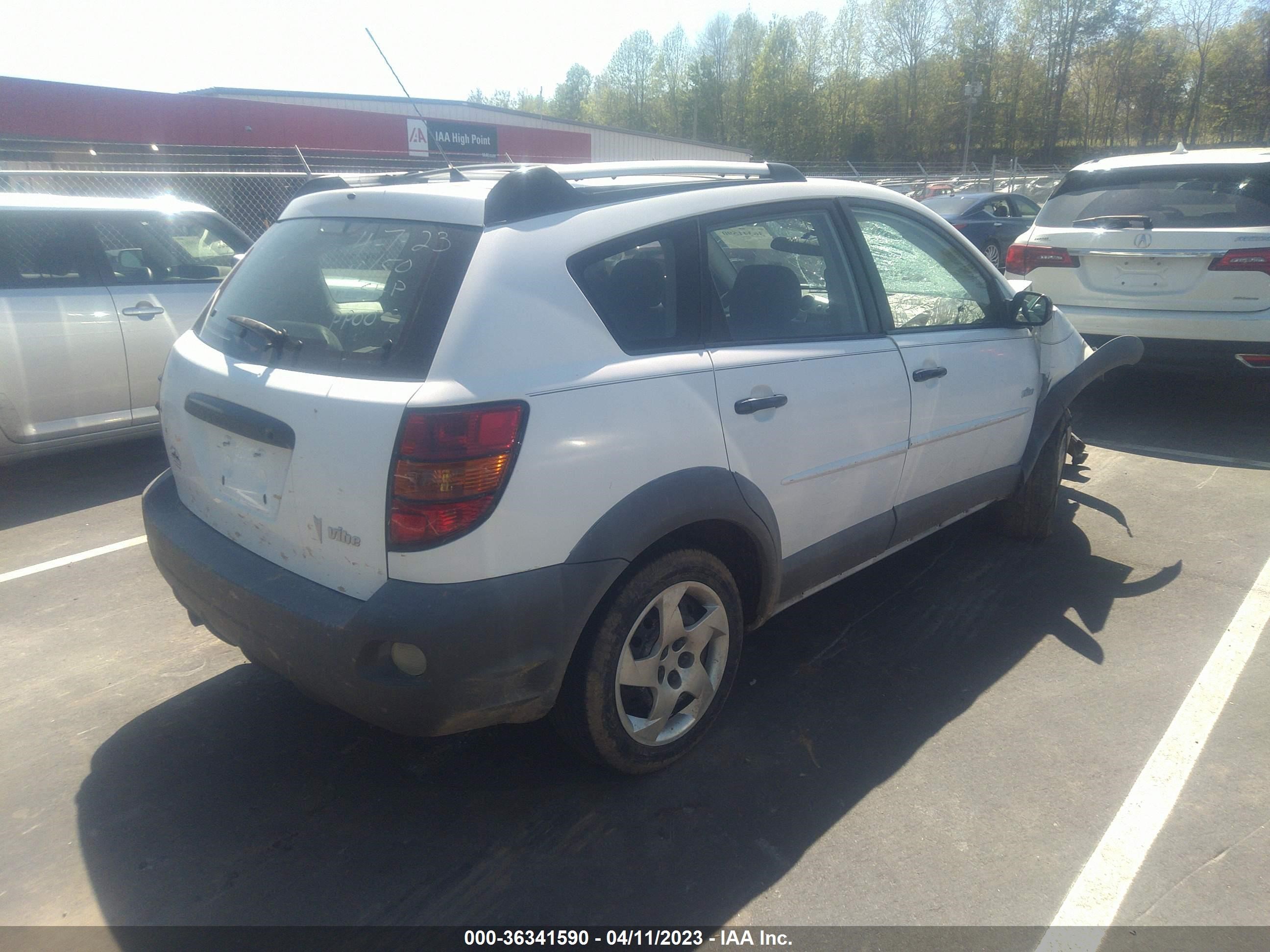 Photo 3 VIN: 5Y2SL62823Z463943 - PONTIAC VIBE 