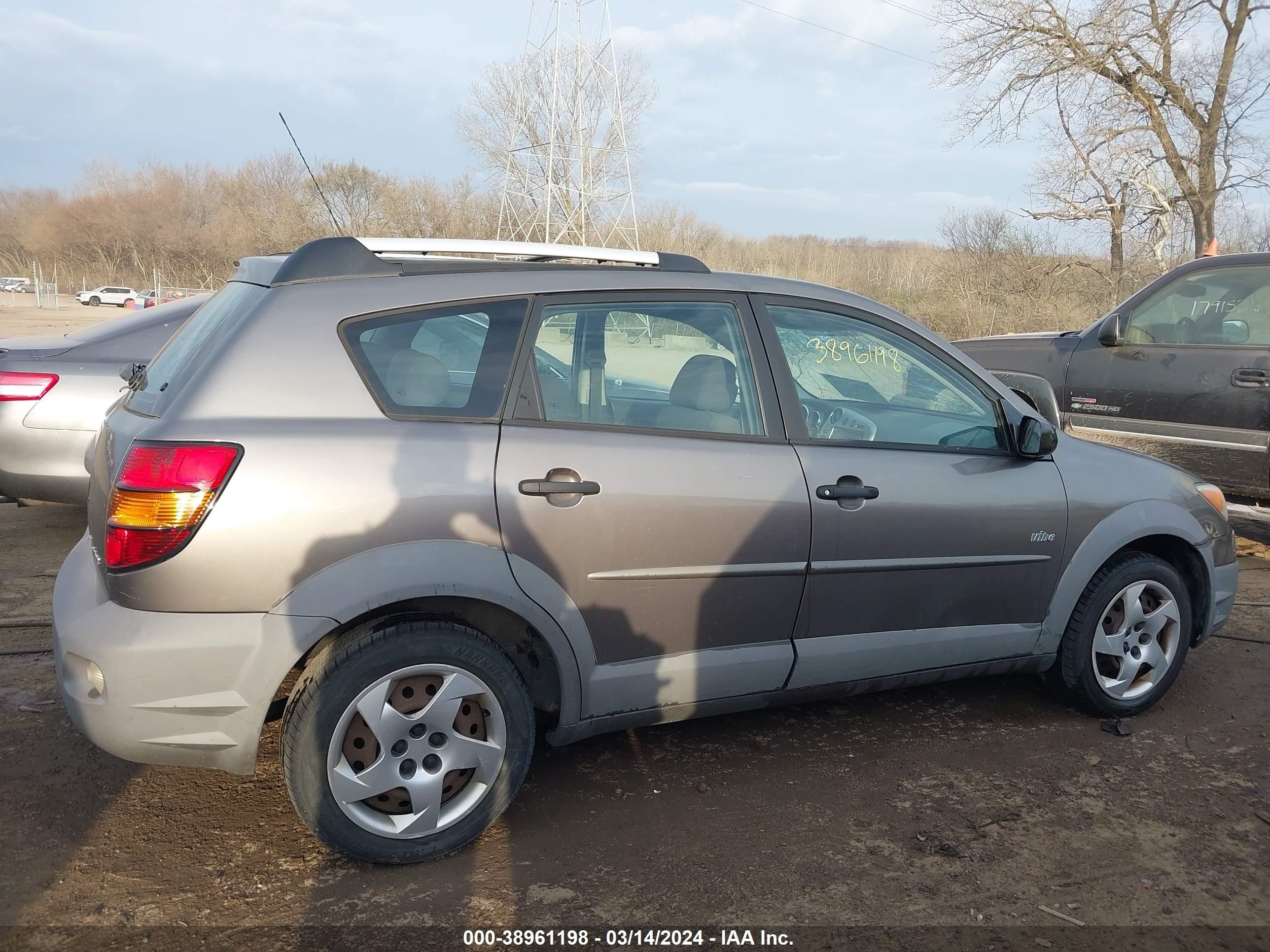 Photo 12 VIN: 5Y2SL62823Z471010 - PONTIAC VIBE 