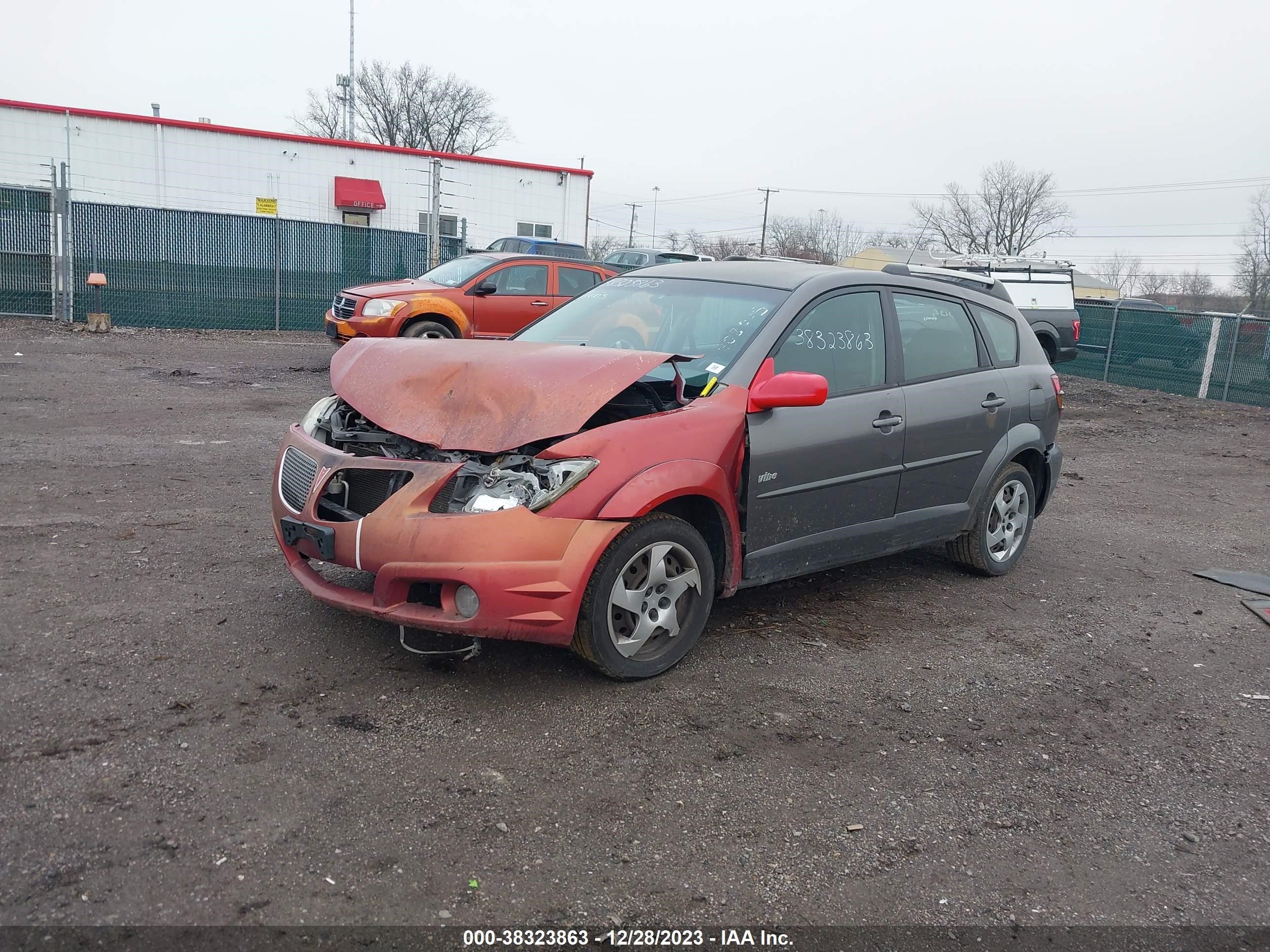 Photo 1 VIN: 5Y2SL63805Z408005 - PONTIAC VIBE 