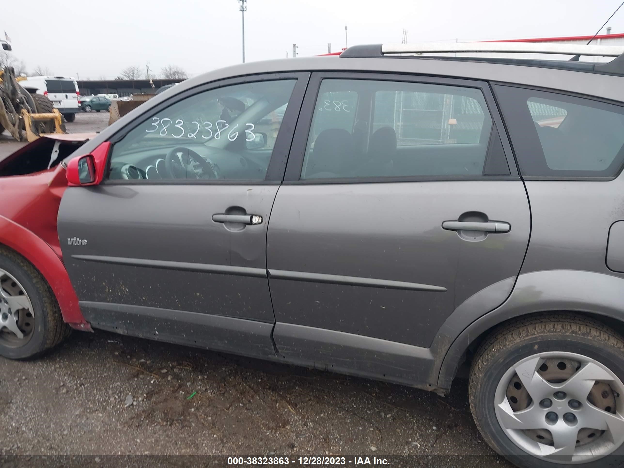 Photo 13 VIN: 5Y2SL63805Z408005 - PONTIAC VIBE 