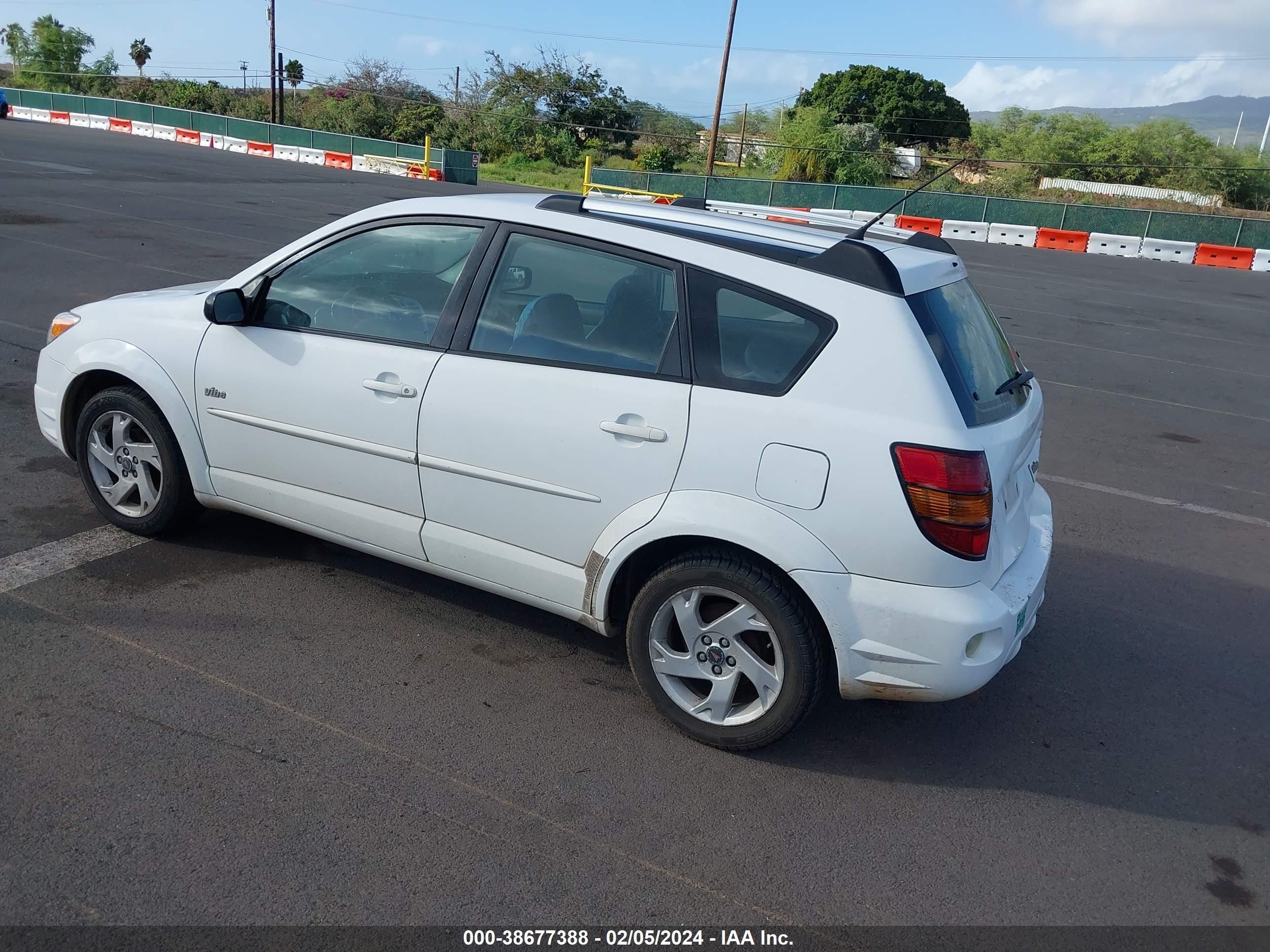 Photo 2 VIN: 5Y2SL63805Z443854 - PONTIAC VIBE 