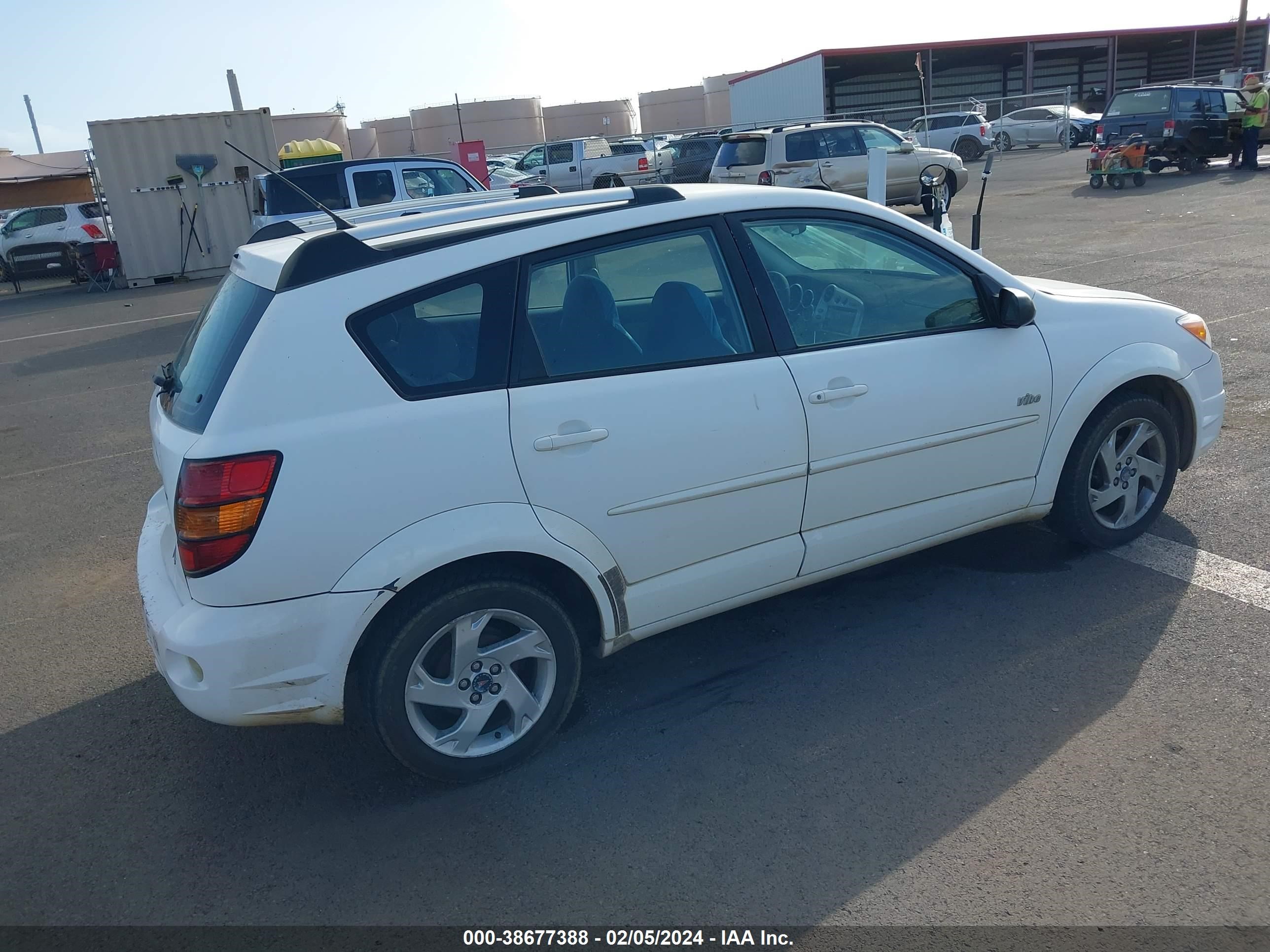 Photo 3 VIN: 5Y2SL63805Z443854 - PONTIAC VIBE 