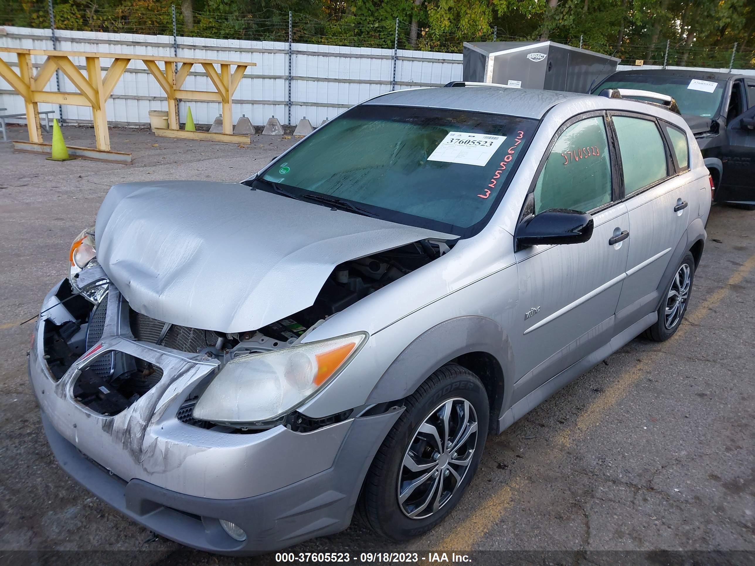 Photo 1 VIN: 5Y2SL63815Z455737 - PONTIAC VIBE 