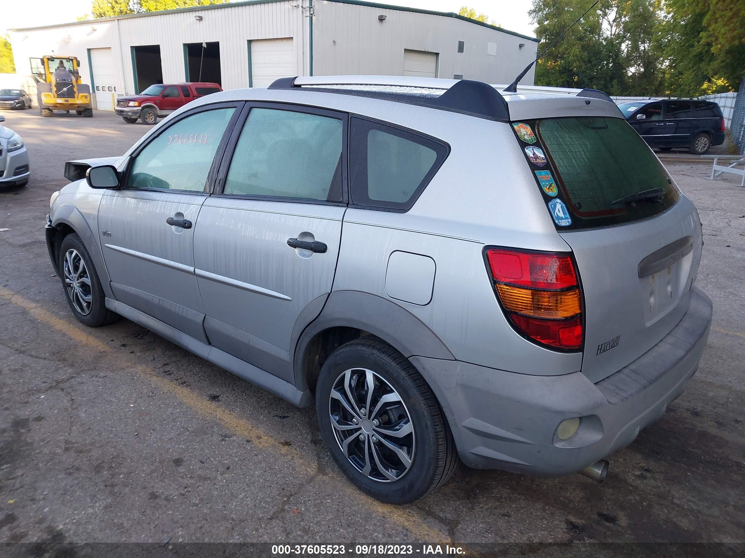 Photo 2 VIN: 5Y2SL63815Z455737 - PONTIAC VIBE 